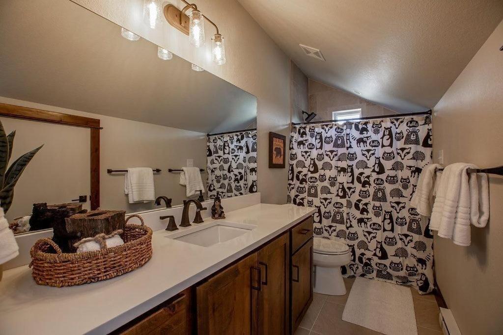 The Getaway,Hot Tub, AC, 2miles from RMNP