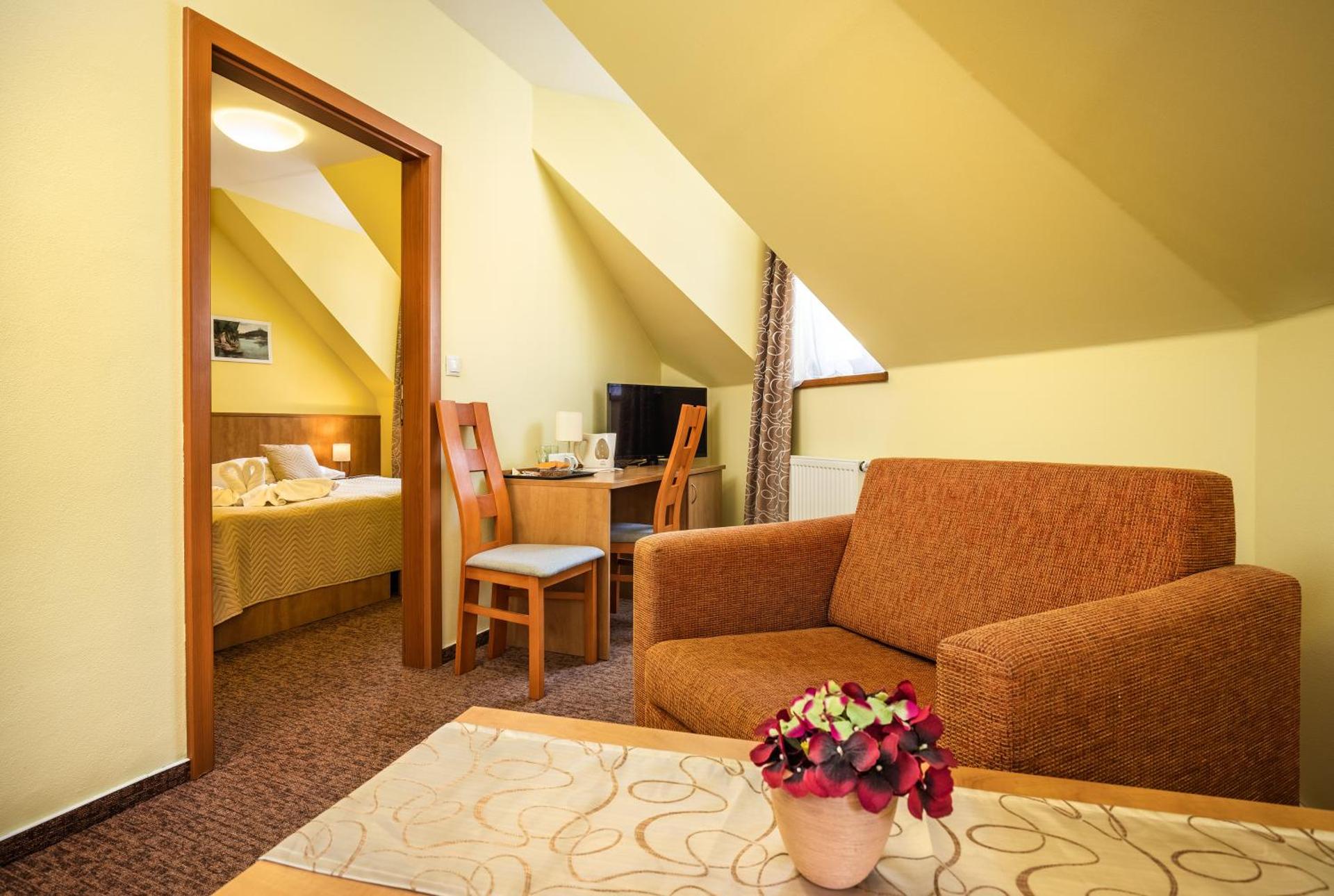 Communal lounge/ TV room