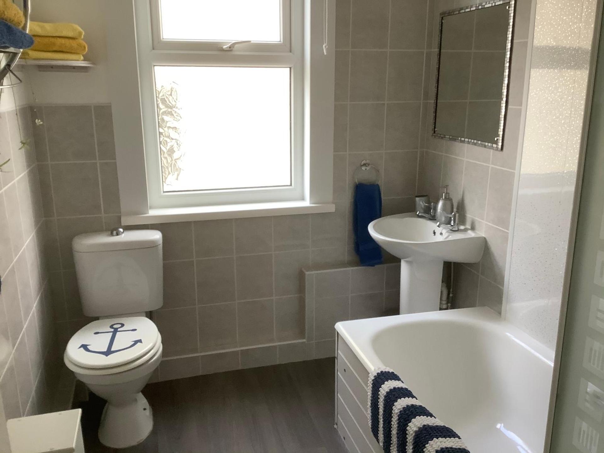 Whitegate 1st floor Apartment