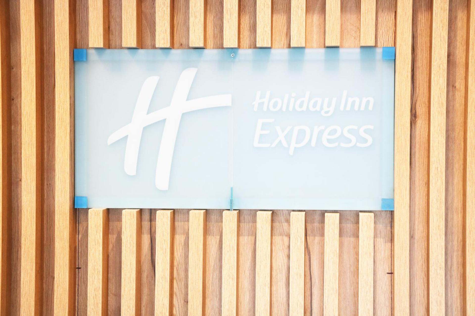 Property logo or sign