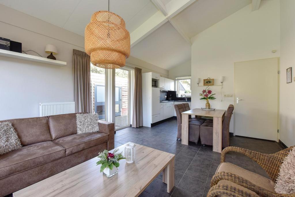 Huinerhofje 3 - Vrijstaand, grote tuin, rust en veel privacy nabij uitgestrekte bossen