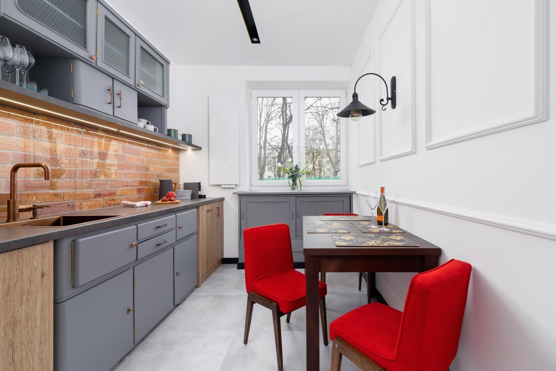 Kitchen or kitchenette