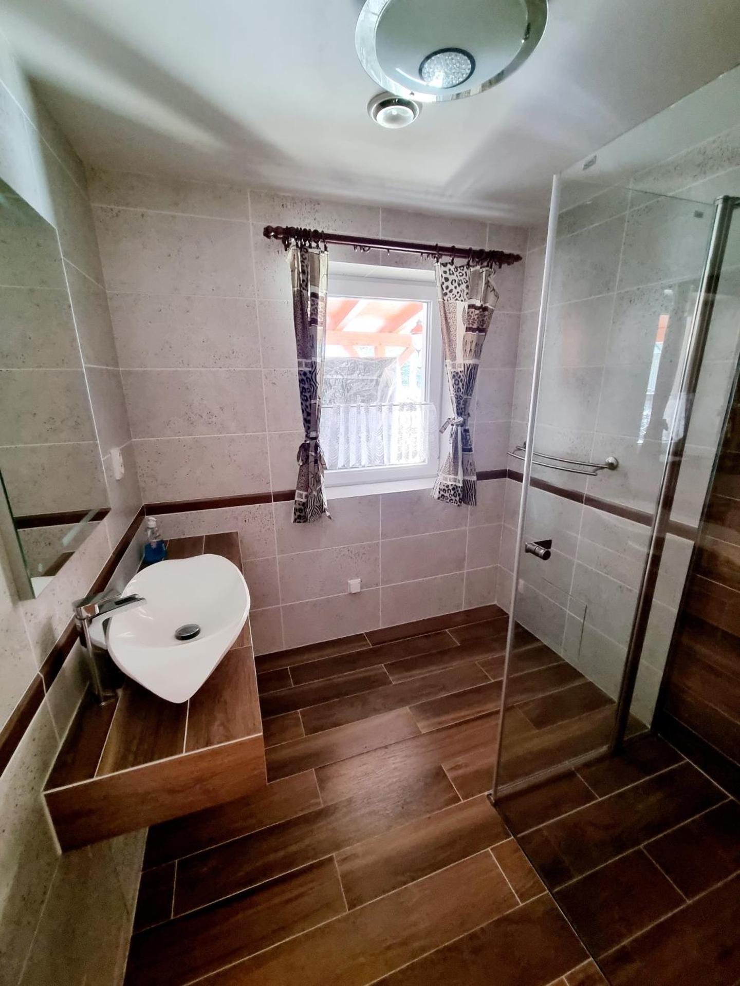 Dům a chatka pod Smrkem