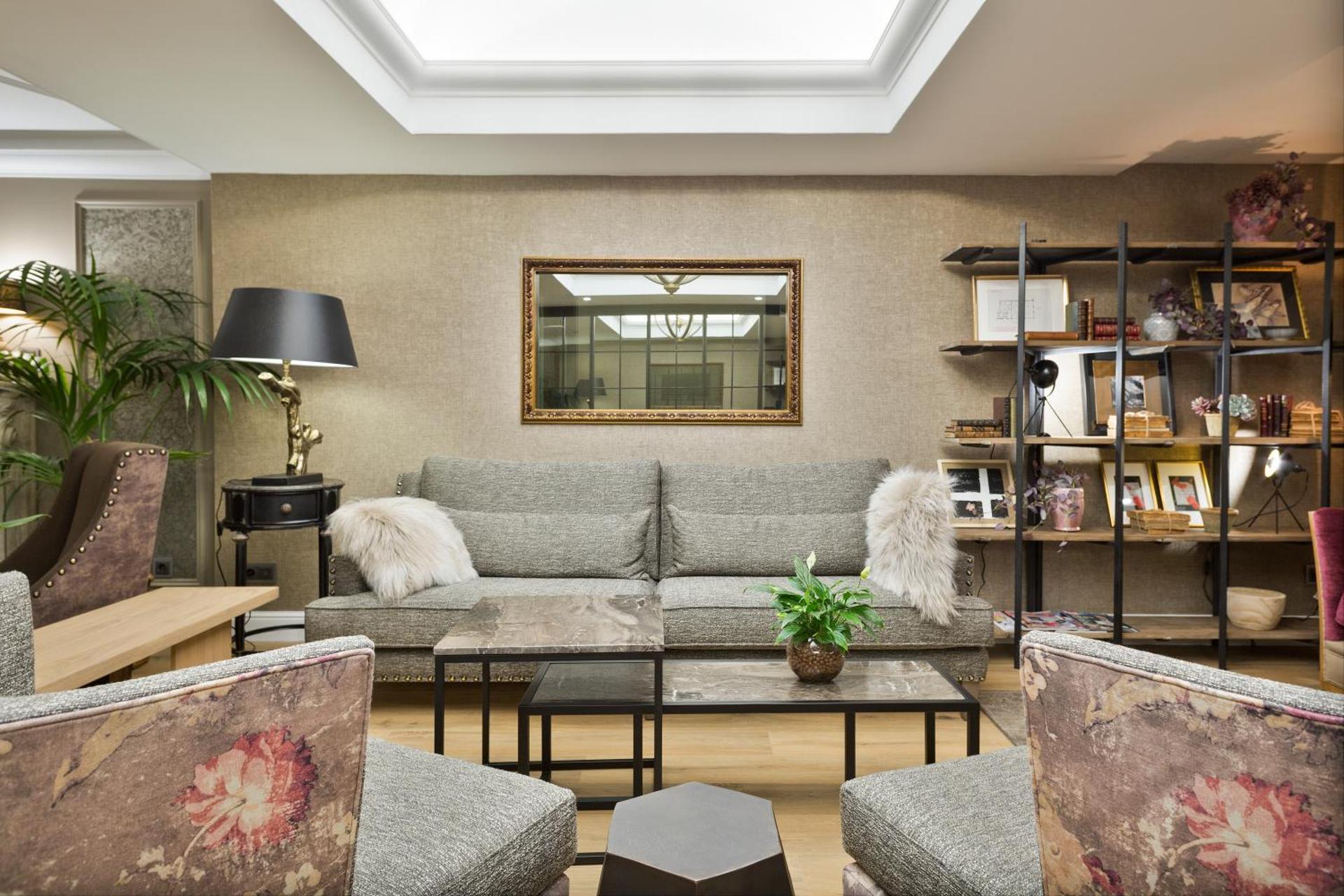 Communal lounge/ TV room