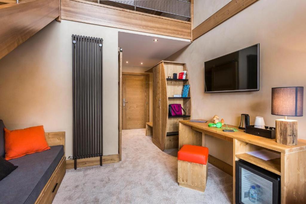 Photo of the whole room