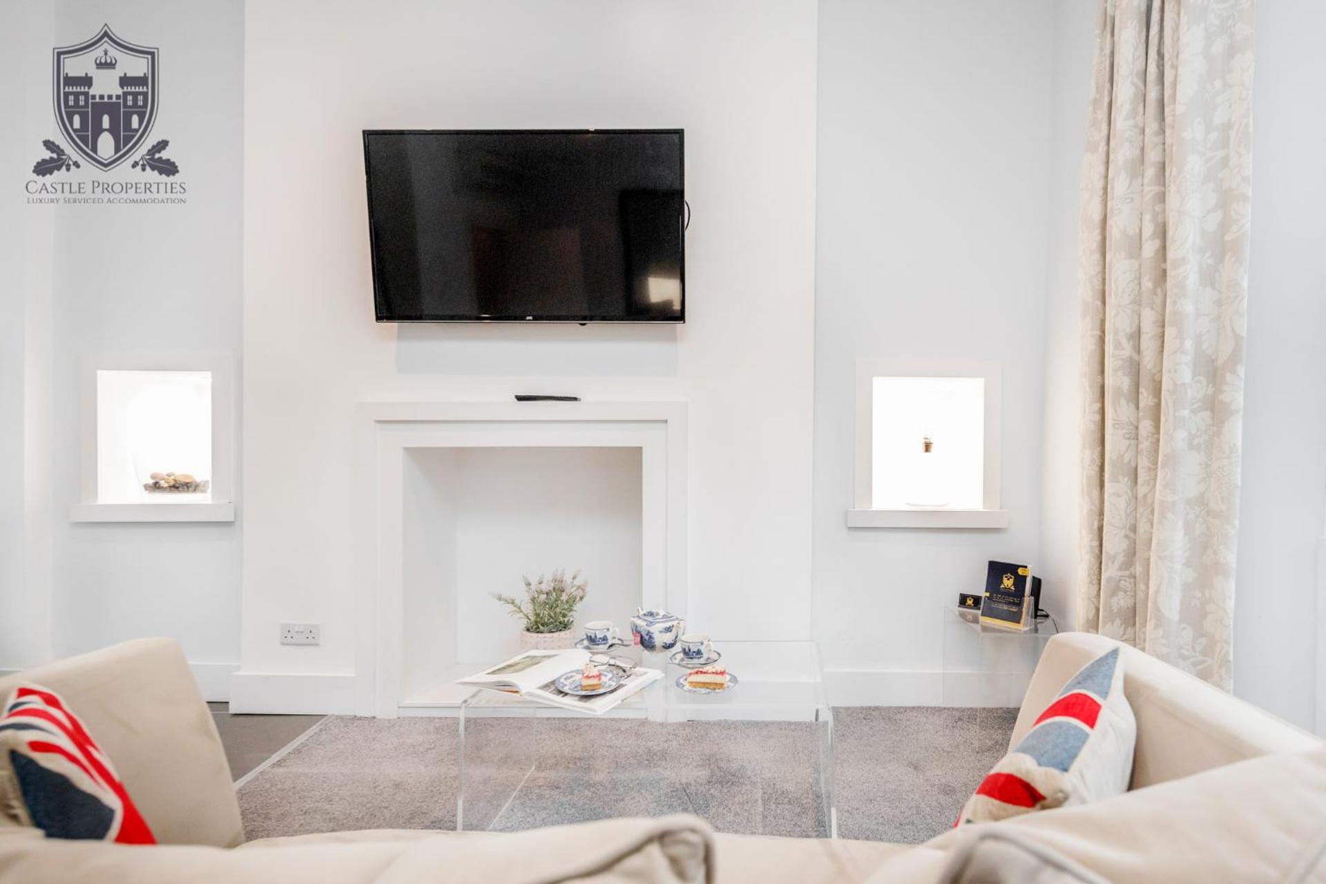 Communal lounge/ TV room