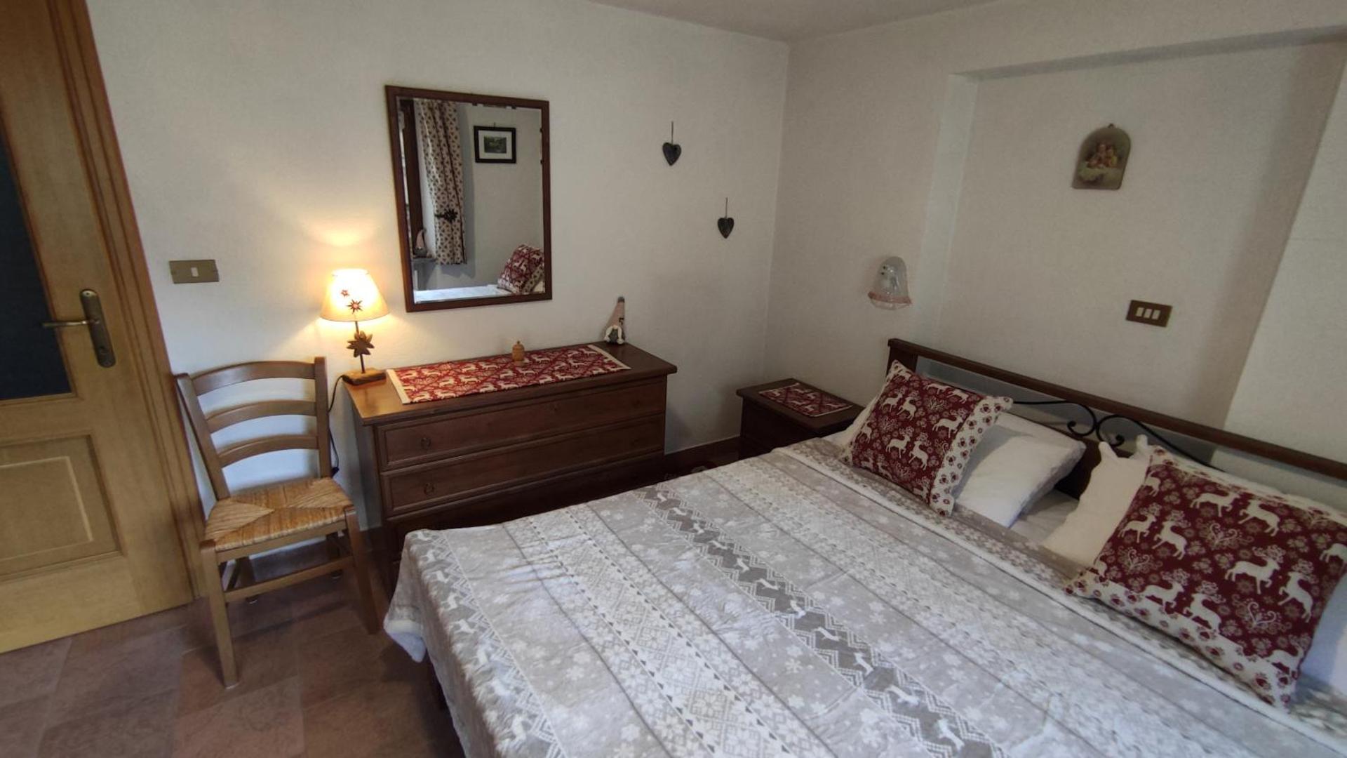 Apartment with Garden View