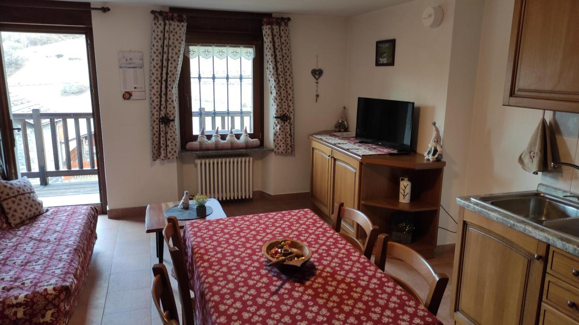 Apartment with Garden View