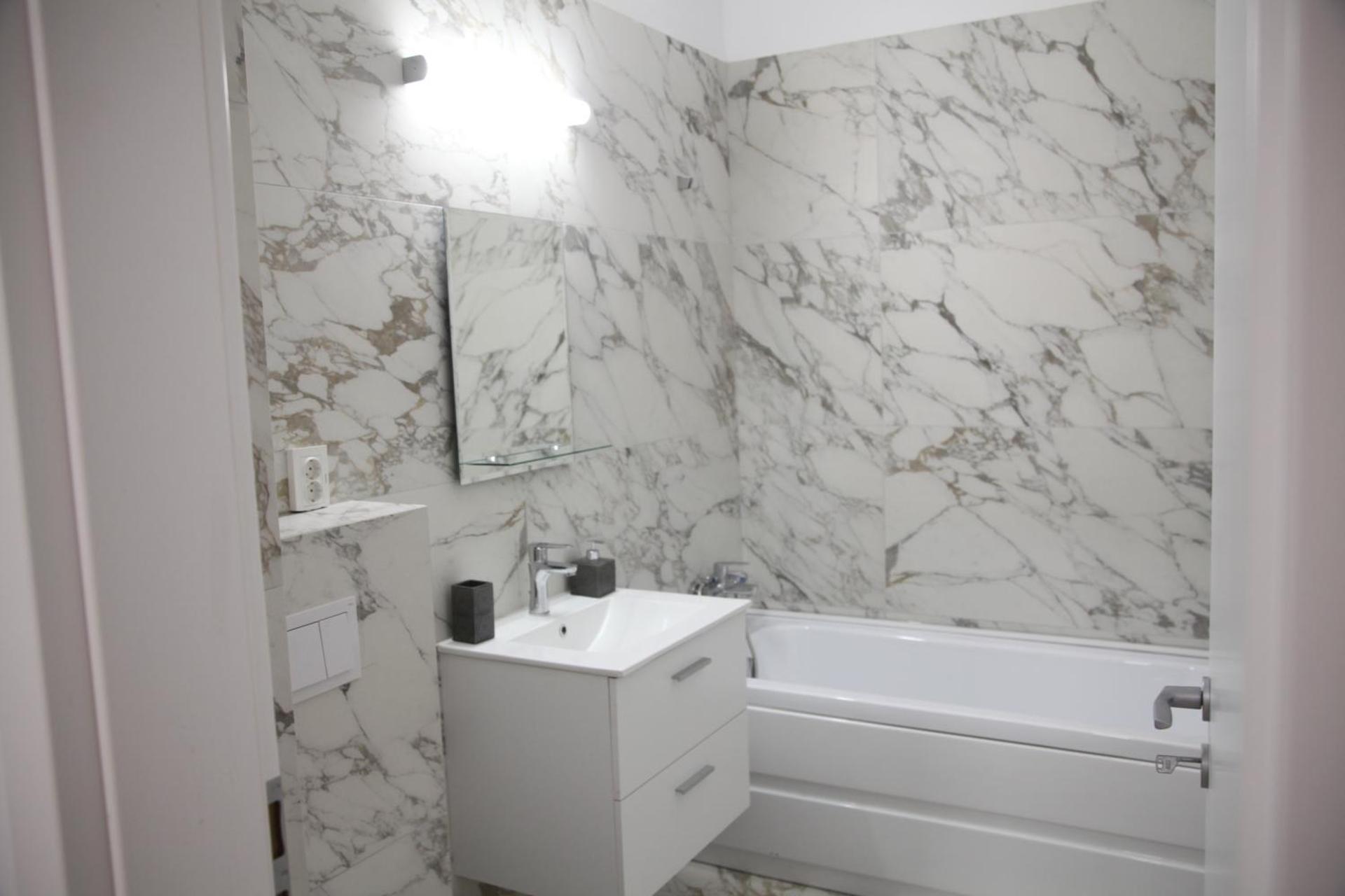 Luxury Downtown Apartment