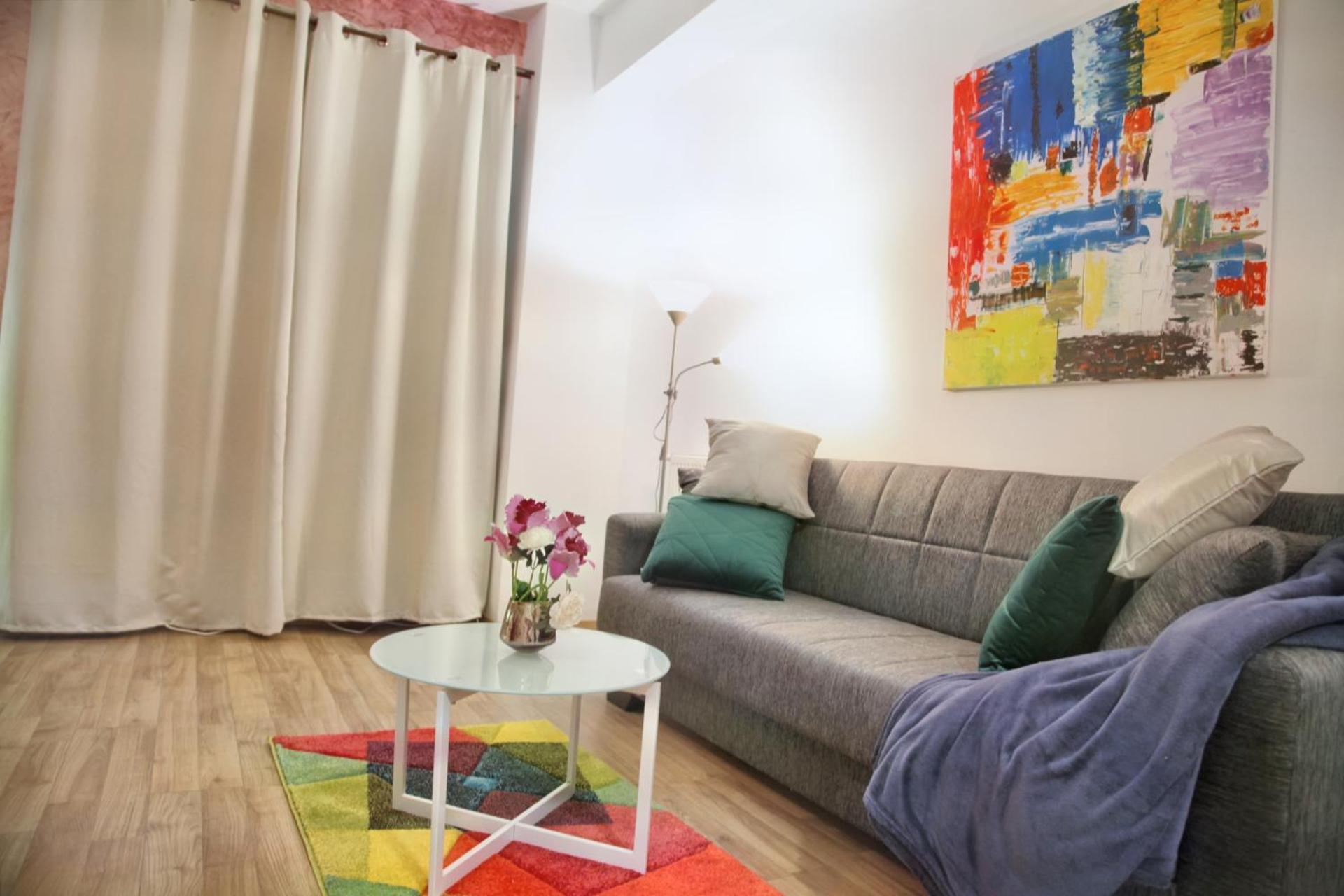 Luxury Downtown Apartment