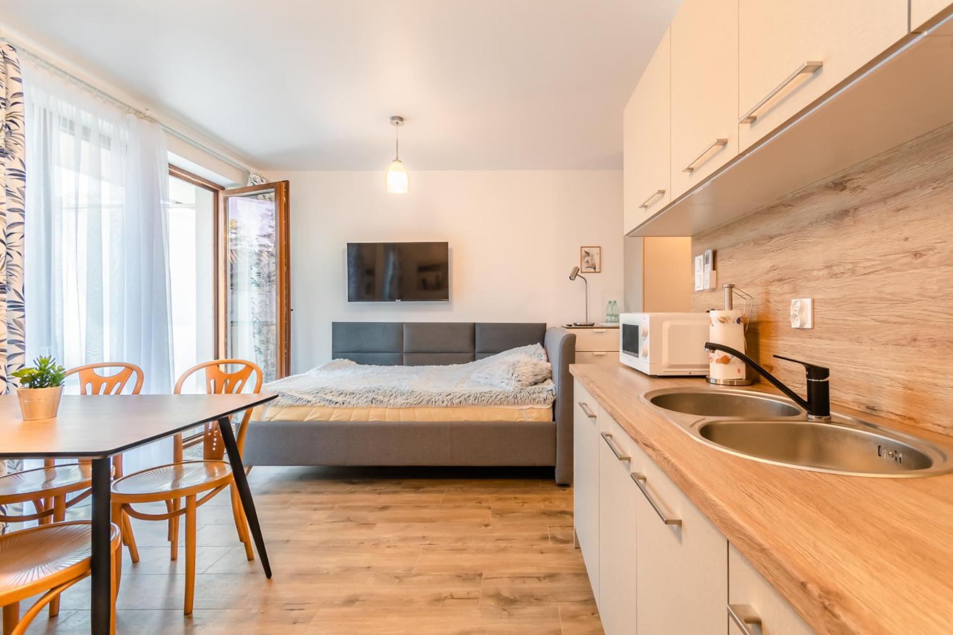 APARTAMENTY MIERZEJA - STEGNA PARK STUDIO, 500 m od plaży, bezpłatny meleks