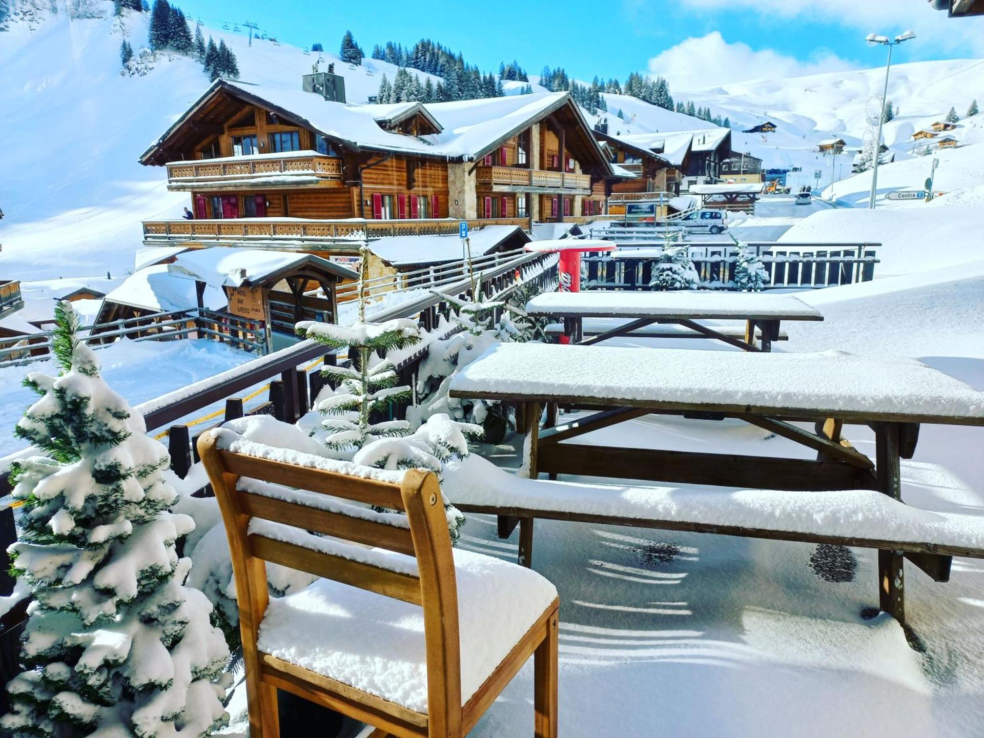 Freeride Hostel Restaurant & Camps