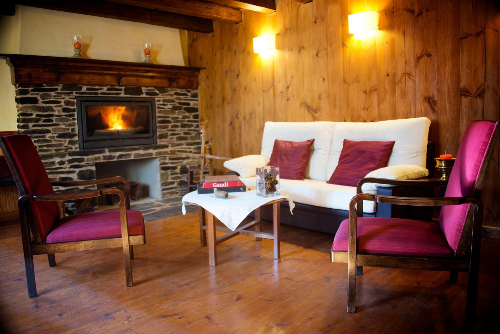 Communal lounge/ TV room