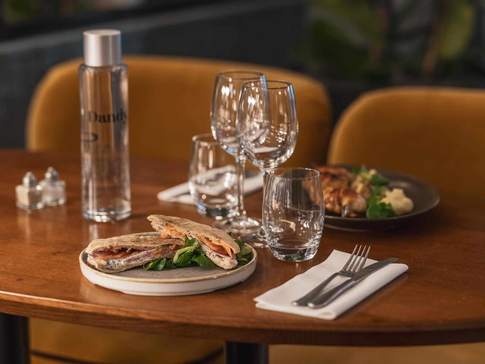 Restaurant/places to eat