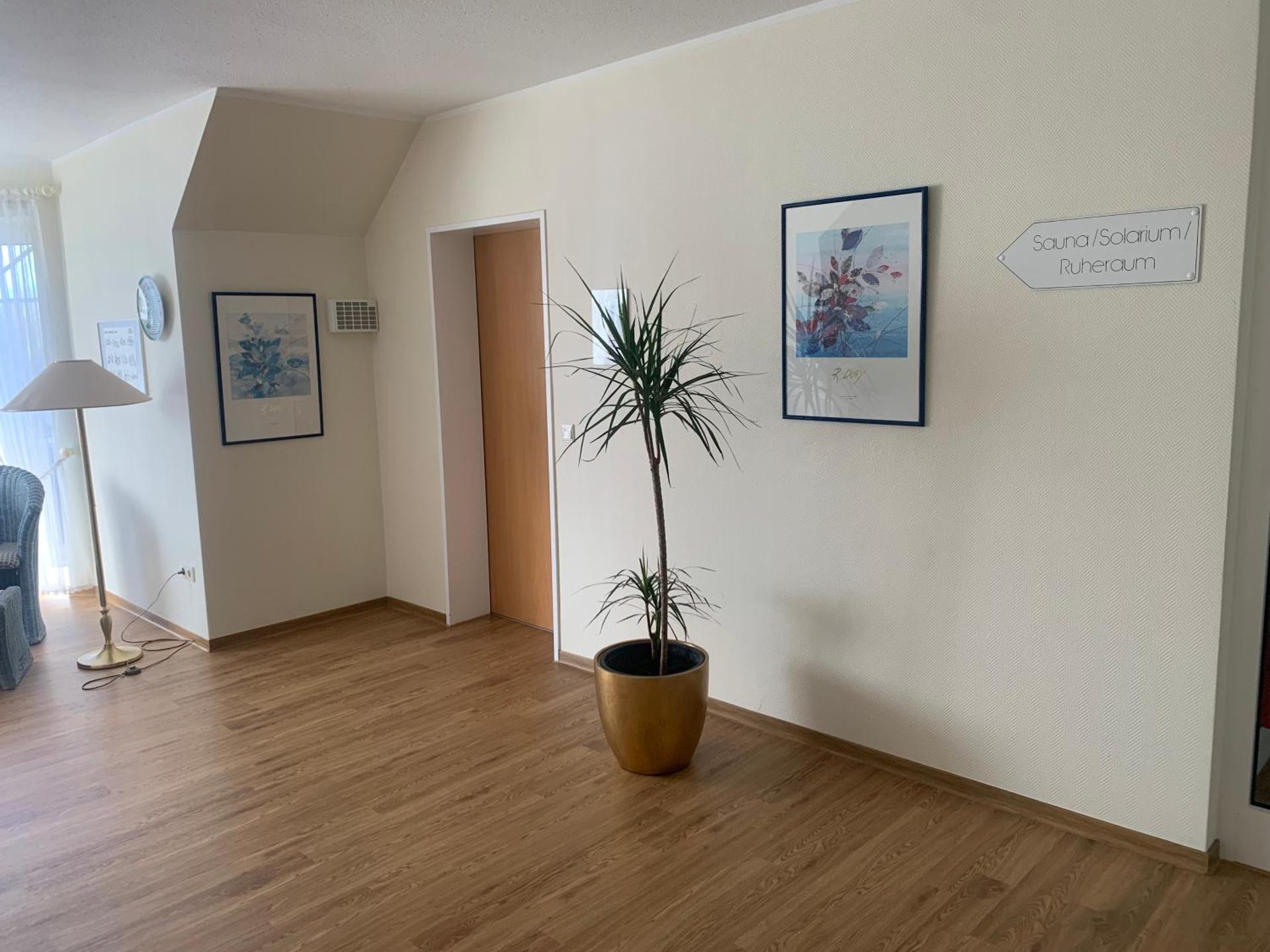 Communal lounge/ TV room