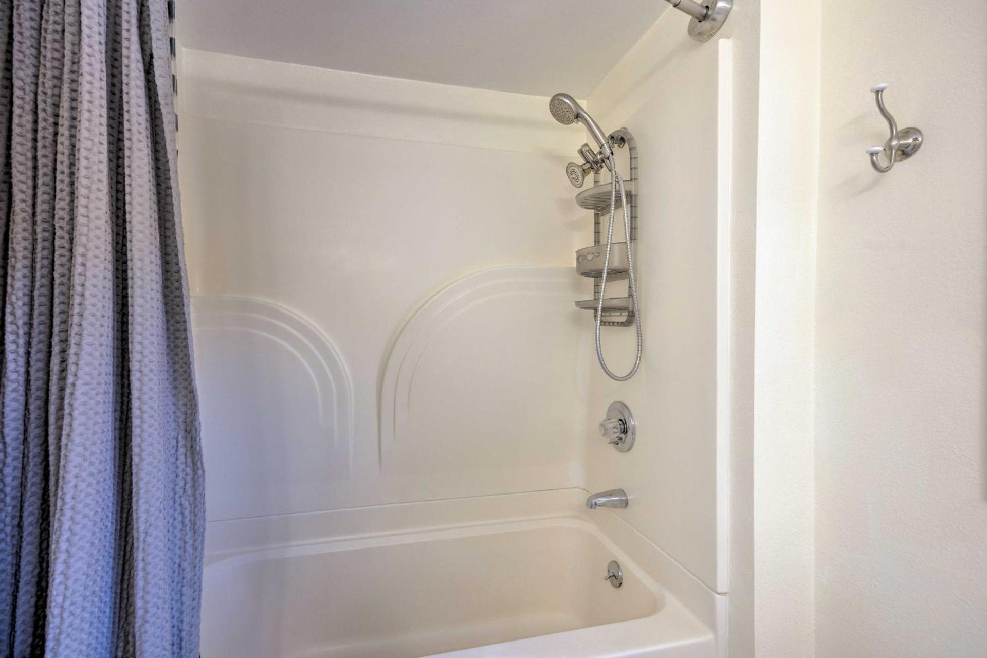 Cozy CO Rocky Mountain Retreat Near Pikes Peak!