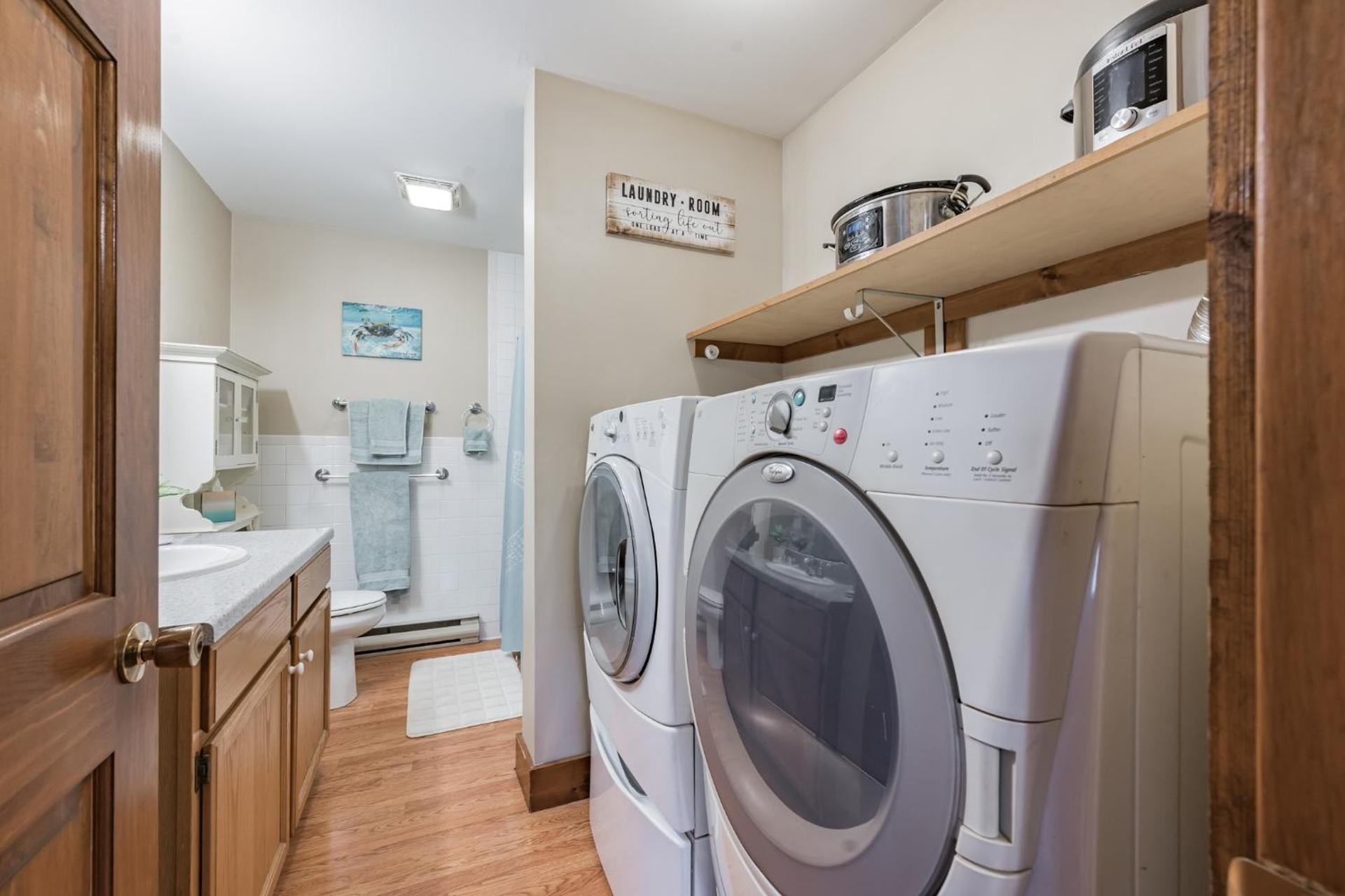 Cozy Bungalow Just Minutes from Mystic, Westerly Beaches, Boating and Casinos! bungalow