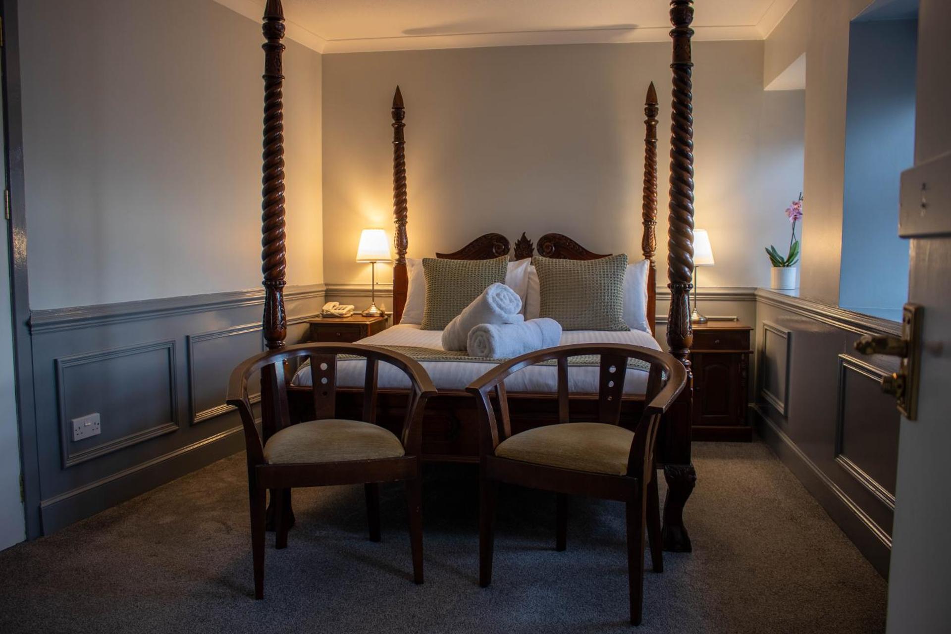 The Rosedale Hotel & Restaurant