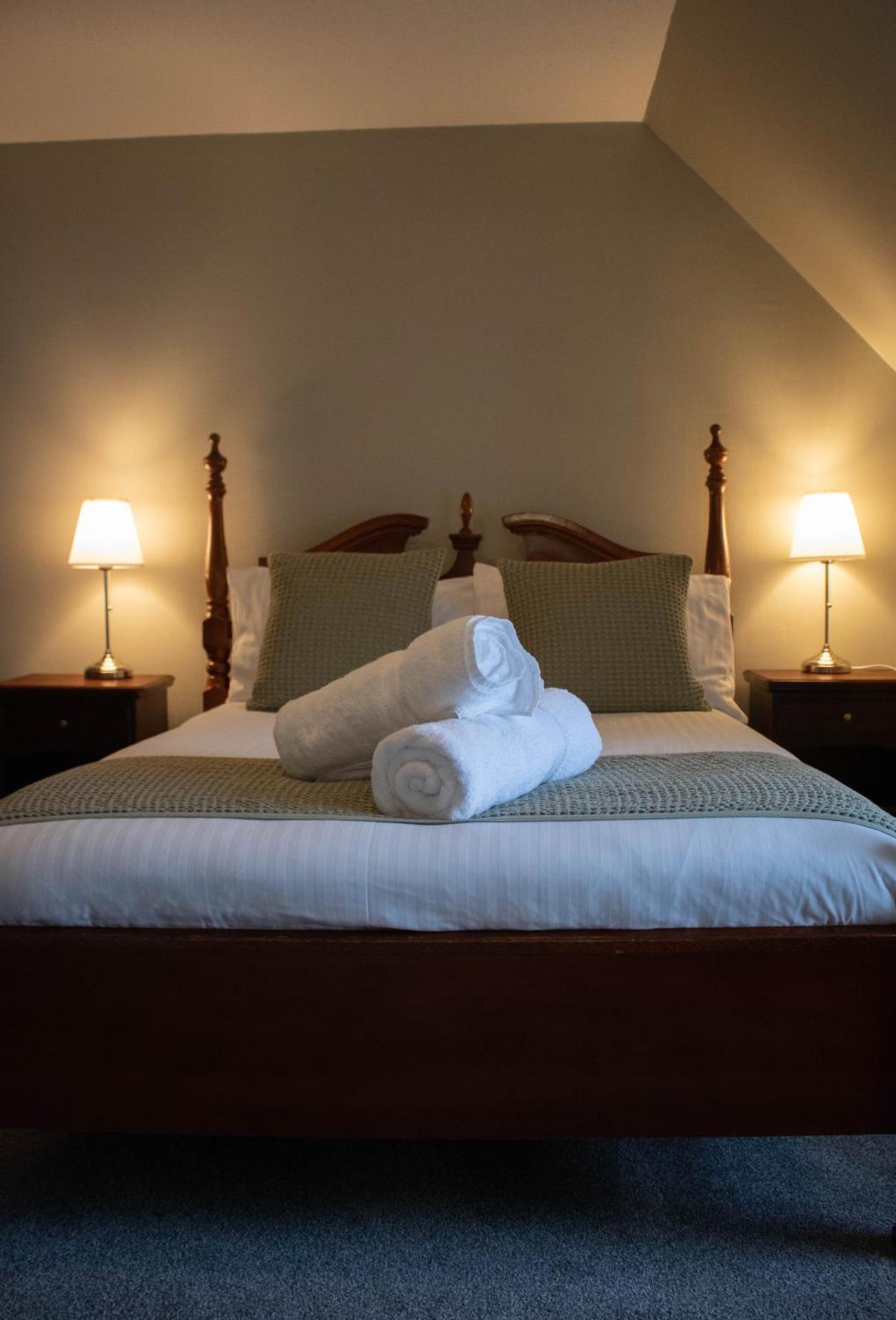 The Rosedale Hotel & Restaurant