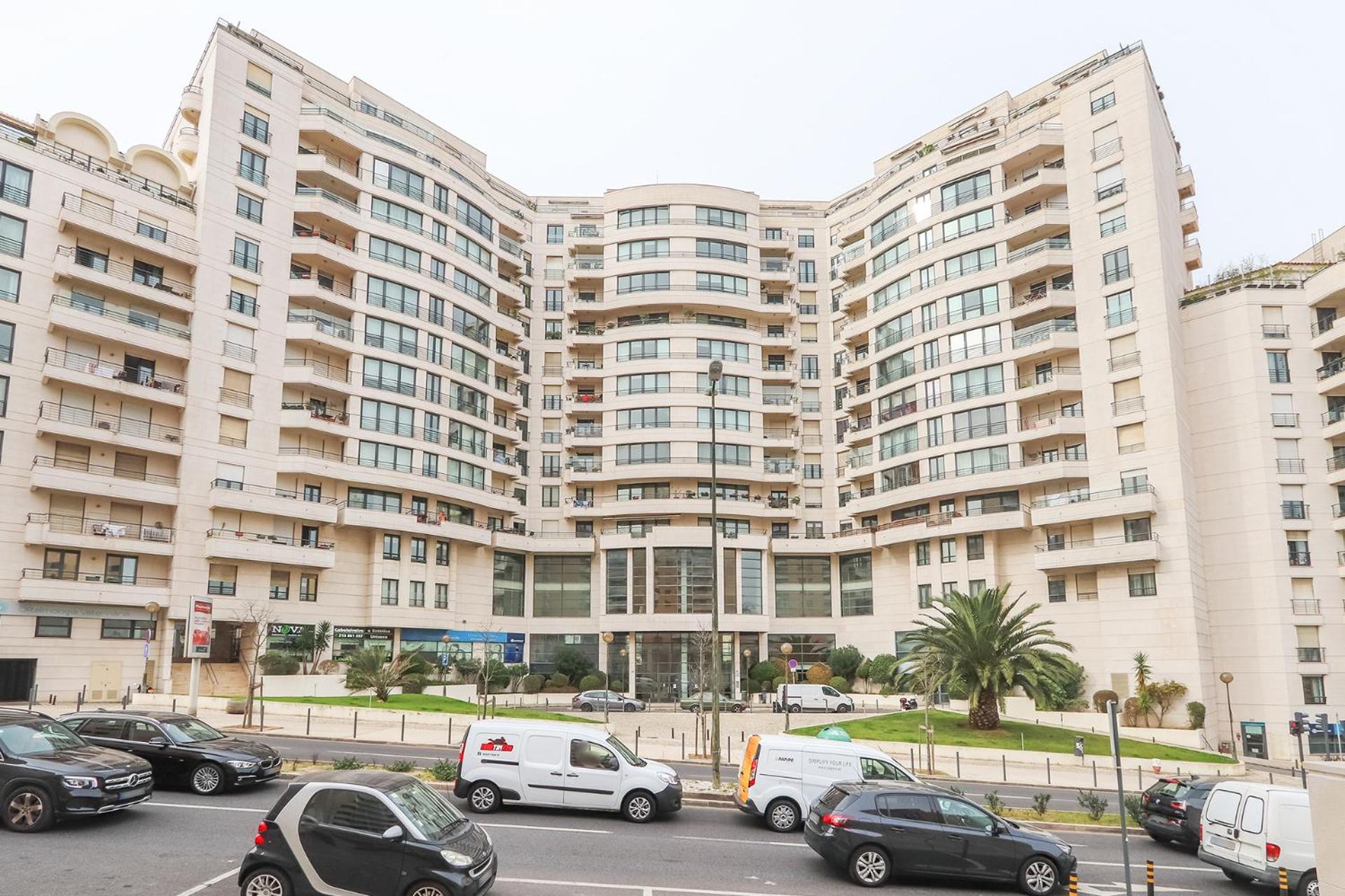 Vita Portucale ! Modern Apartment with Garage