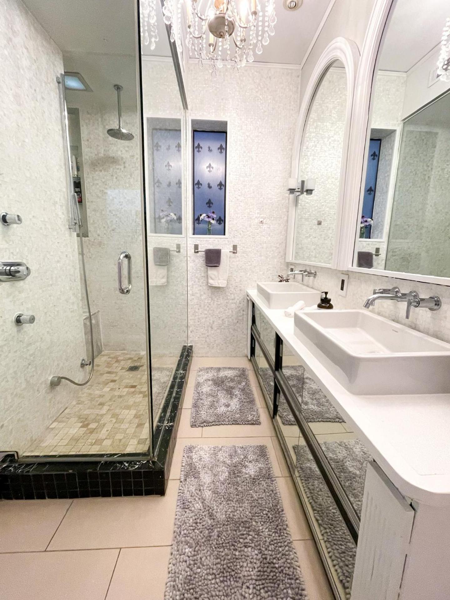 Perfect Wrigleyville Stay