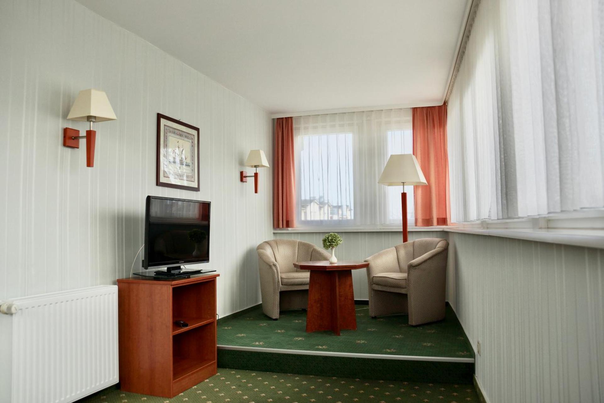 Communal lounge/ TV room