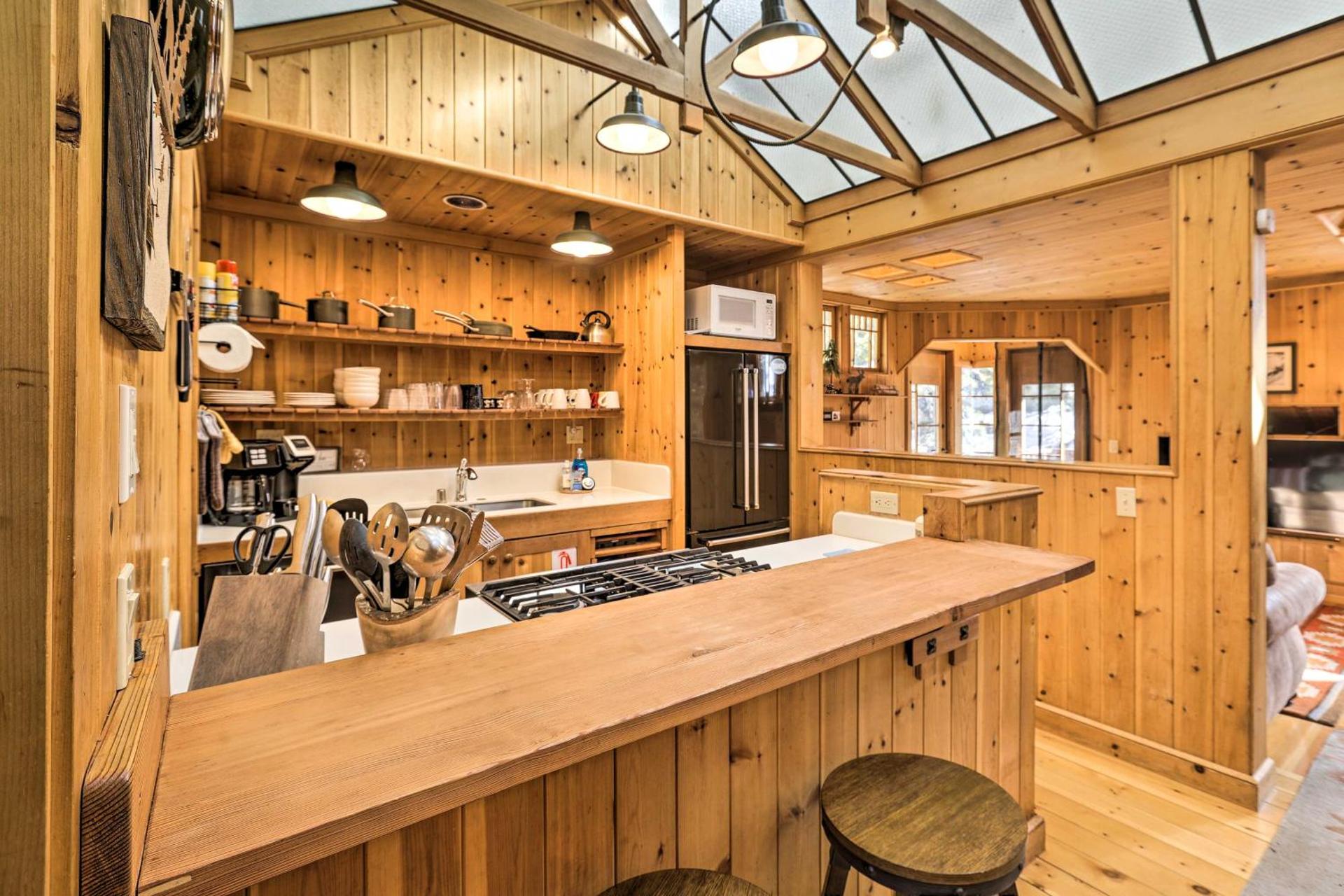 Less Than 1 Mi to Heavenly Lifts Tahoe Area Townhome!