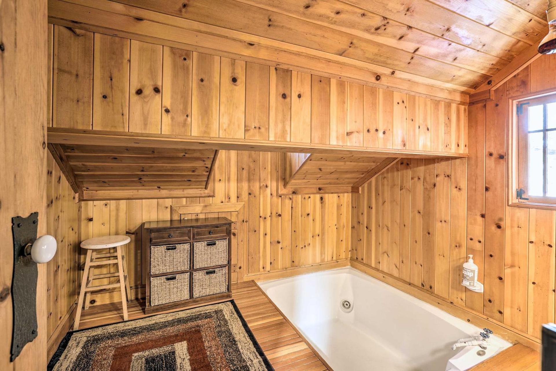 Less Than 1 Mi to Heavenly Lifts Tahoe Area Townhome!