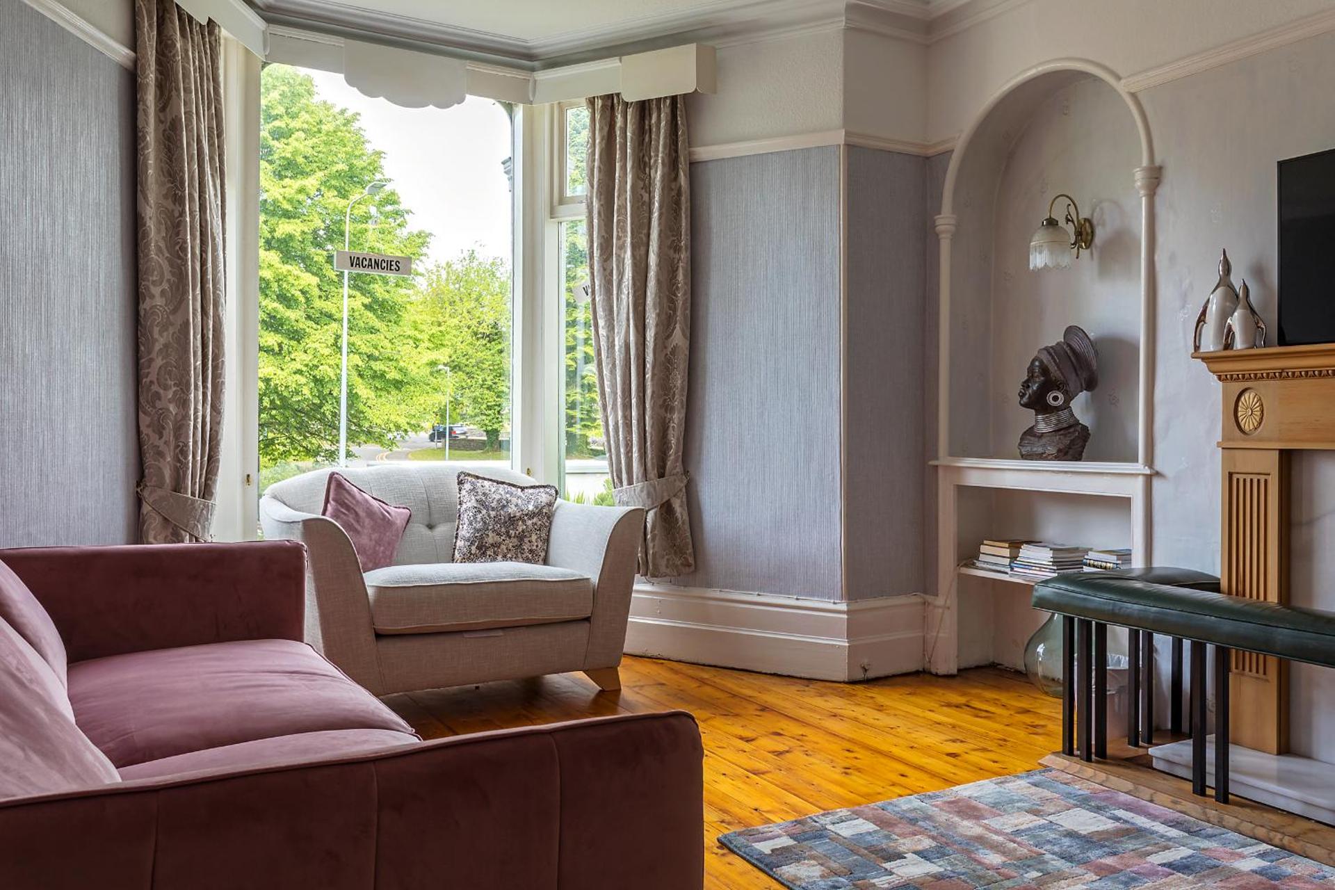 Communal lounge/ TV room