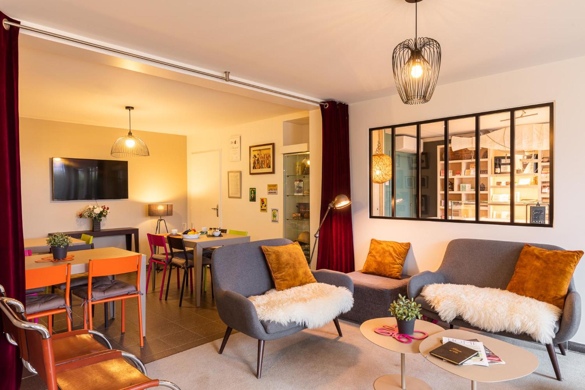 Communal lounge/ TV room