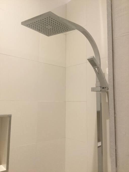 Logement neuf avec jardin privé 4 couchages et Jacuzzi