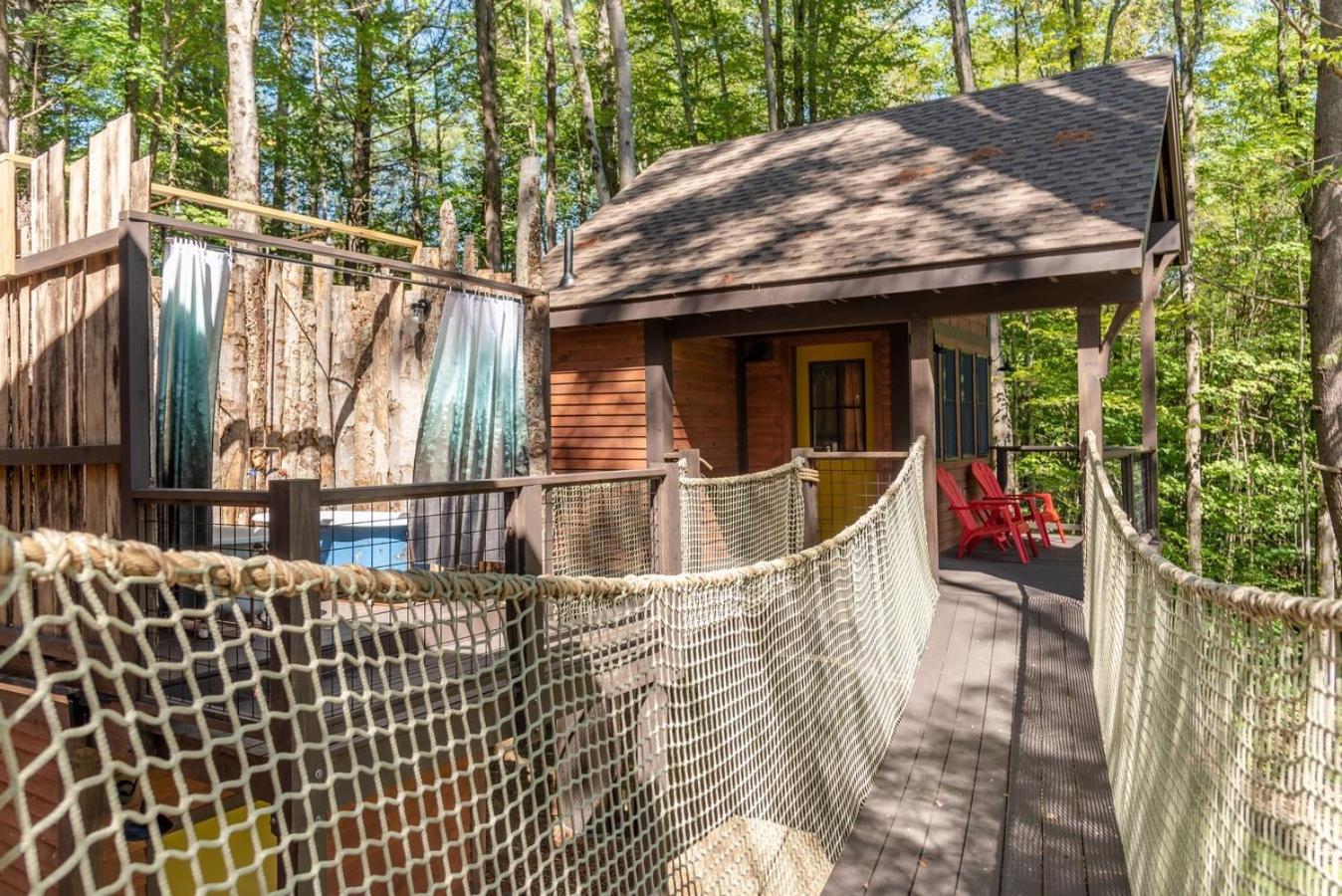 Trekker, Treehouses cabins and lodge rooms