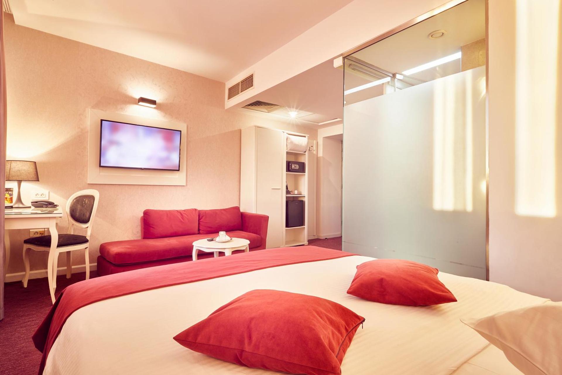 Photo of the whole room