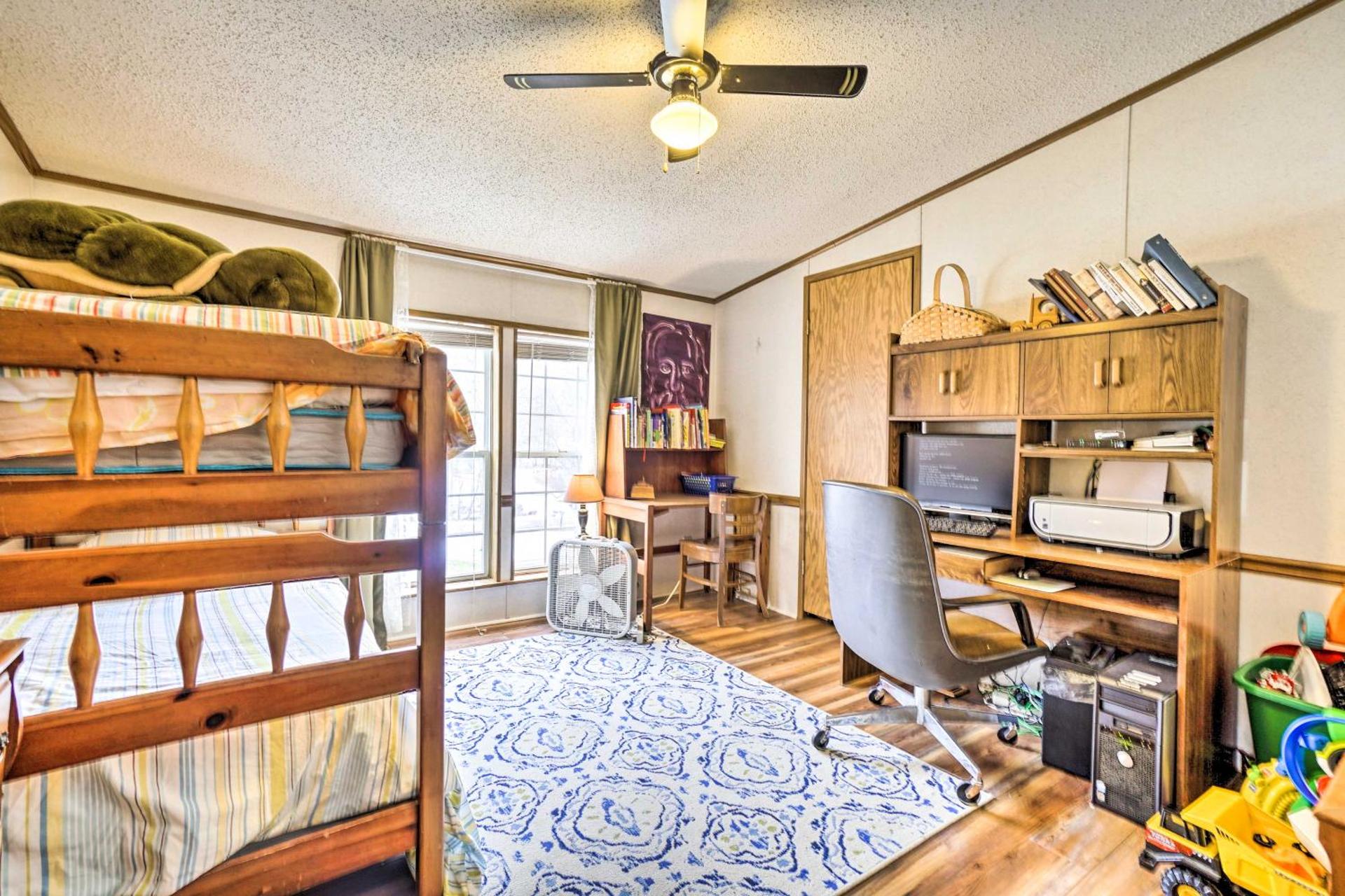 Rustic Family Home and Acreage about 20 Mi Hocking Hills