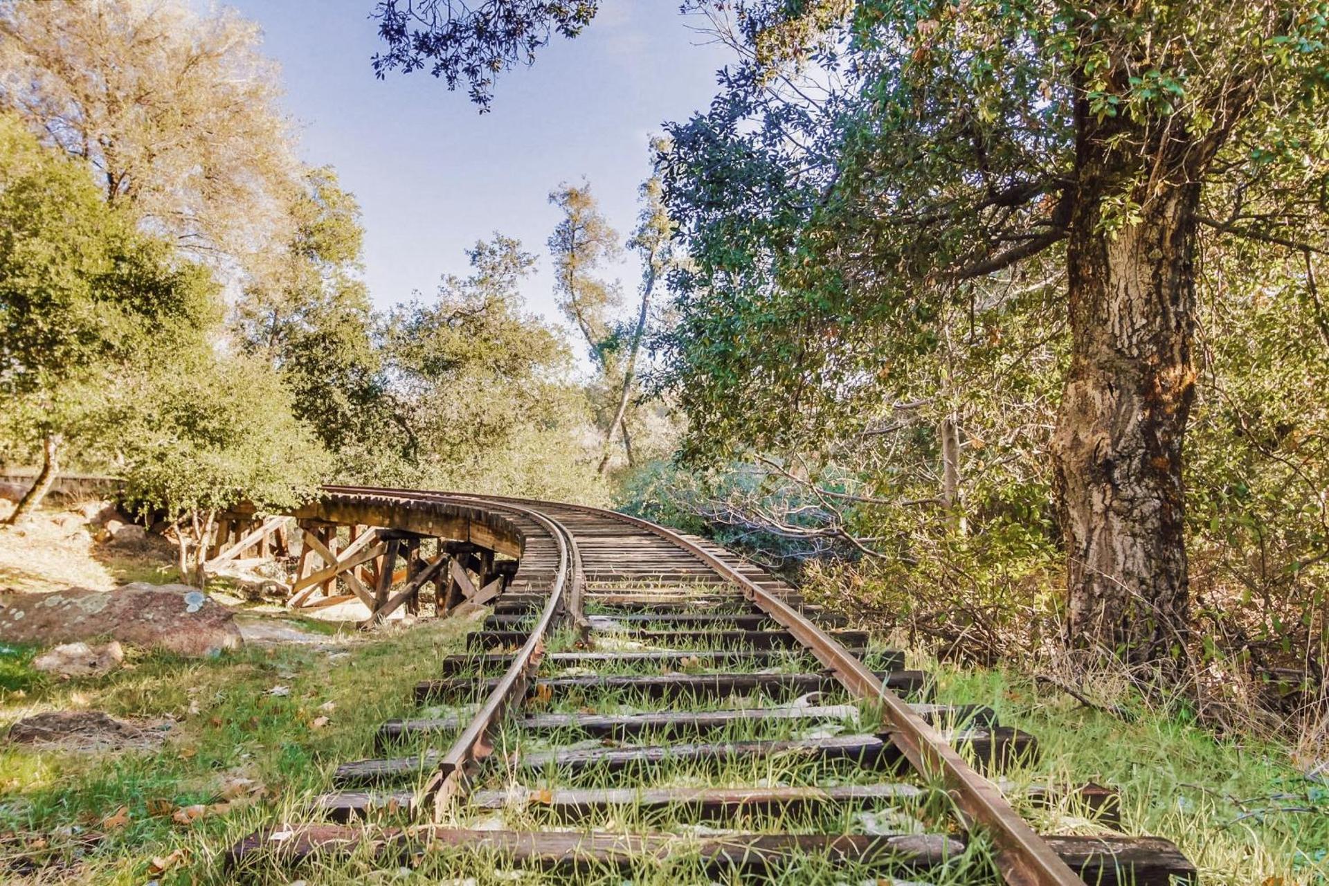 Hot tub Disney train track in Julian amazing views