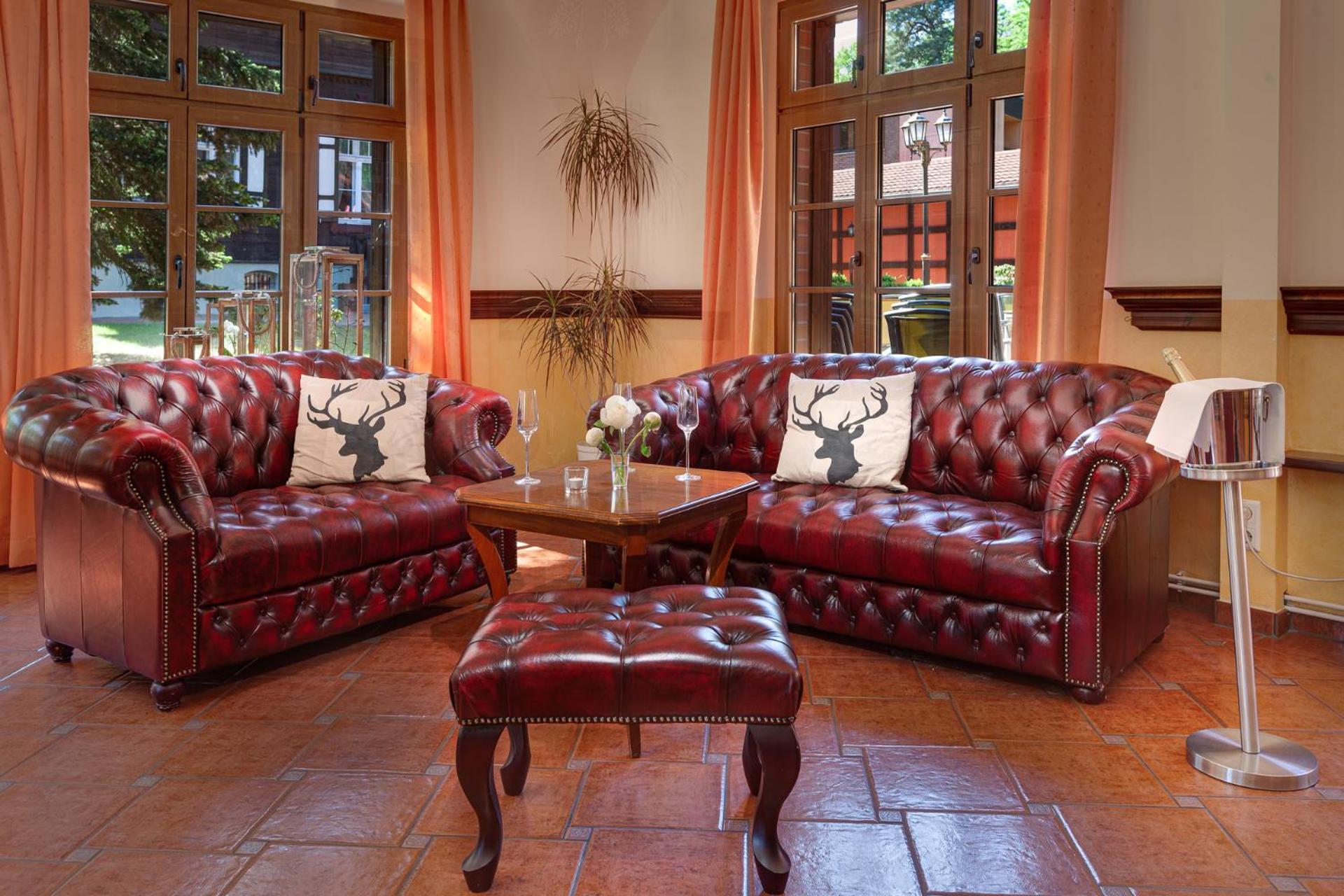 Communal lounge/ TV room