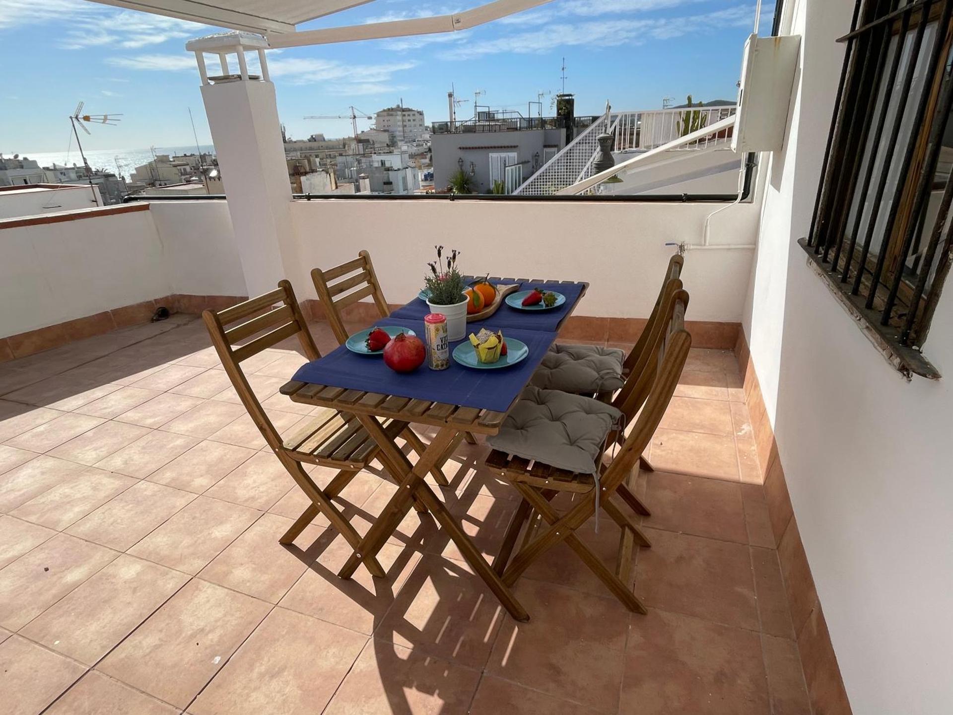 Sunny Apartment Central Sitges