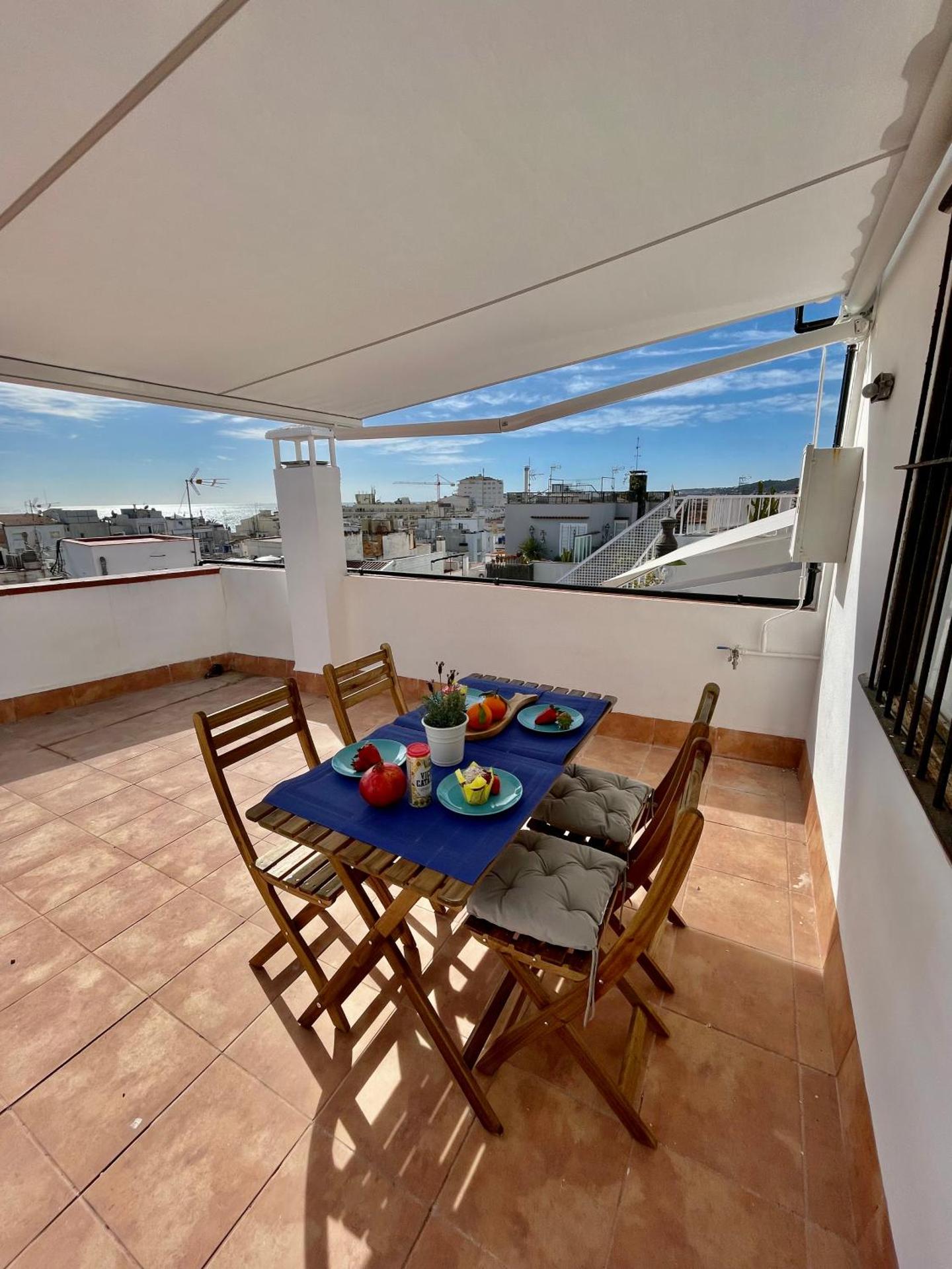 Sunny Apartment Central Sitges