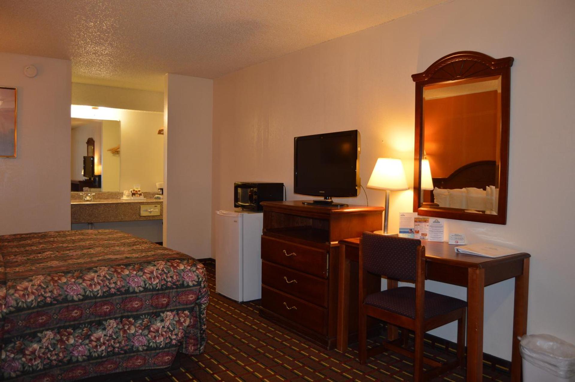 Queen Room - Smoking