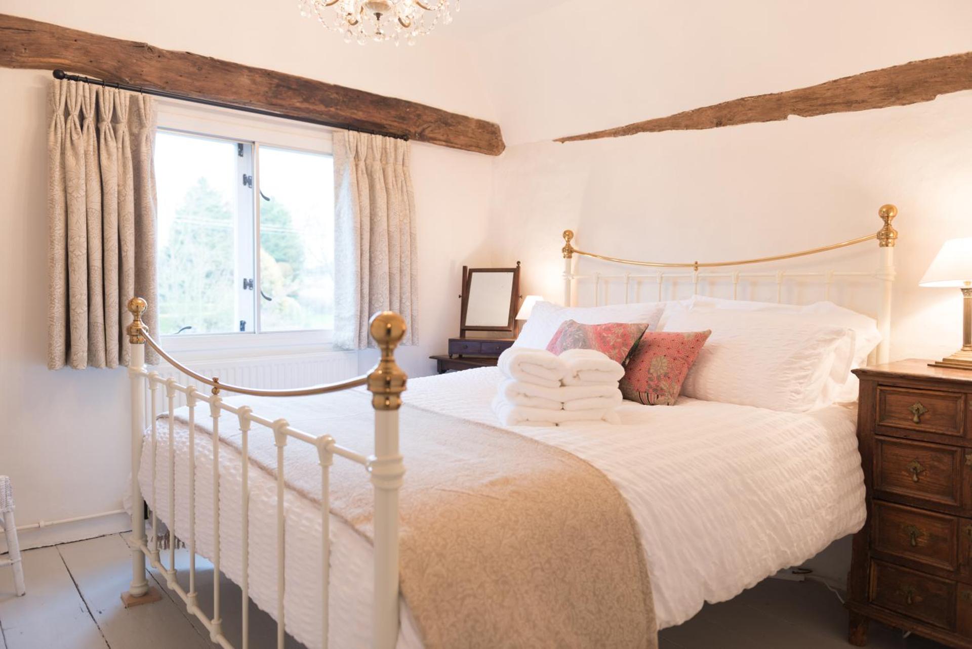 Water Cottage, a perfect ancient House in Suffolks prettiest tiny village