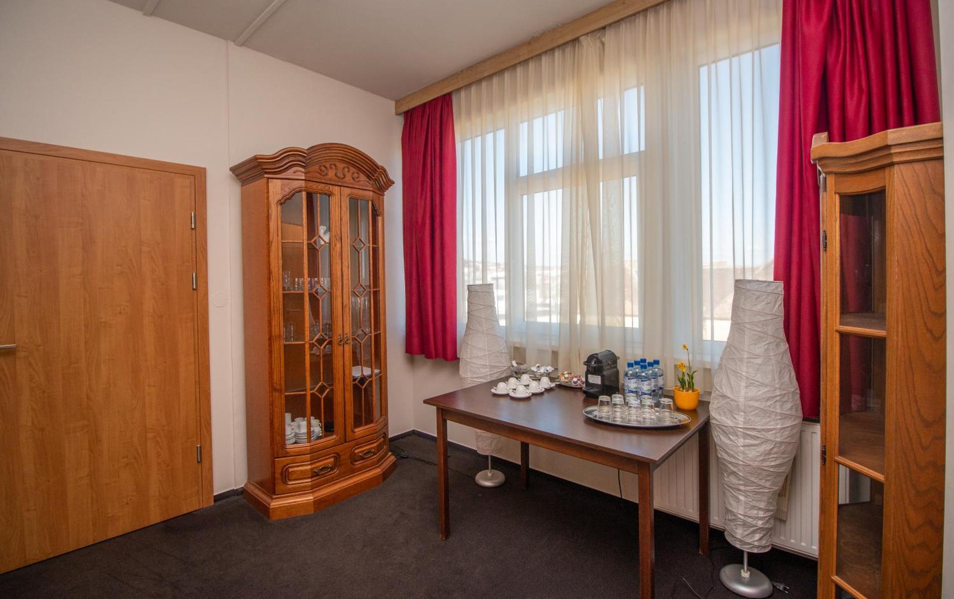 Meeting/conference room