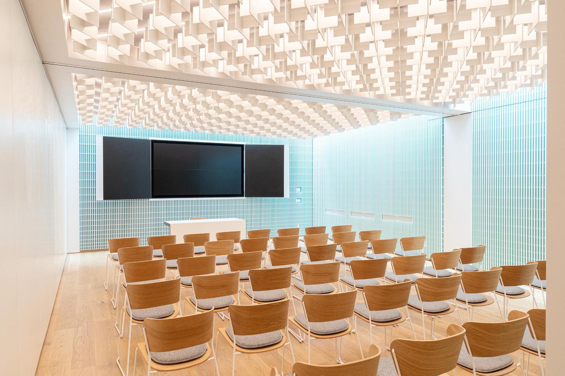 Meeting/conference room