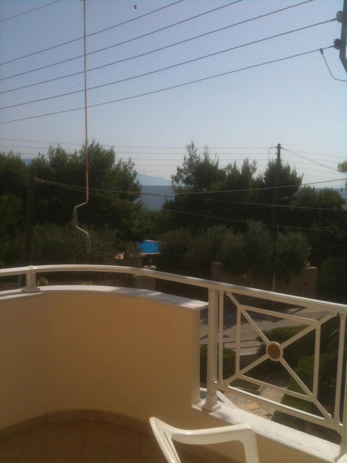 Almare (Τρίκλινο Δωμάτιο)