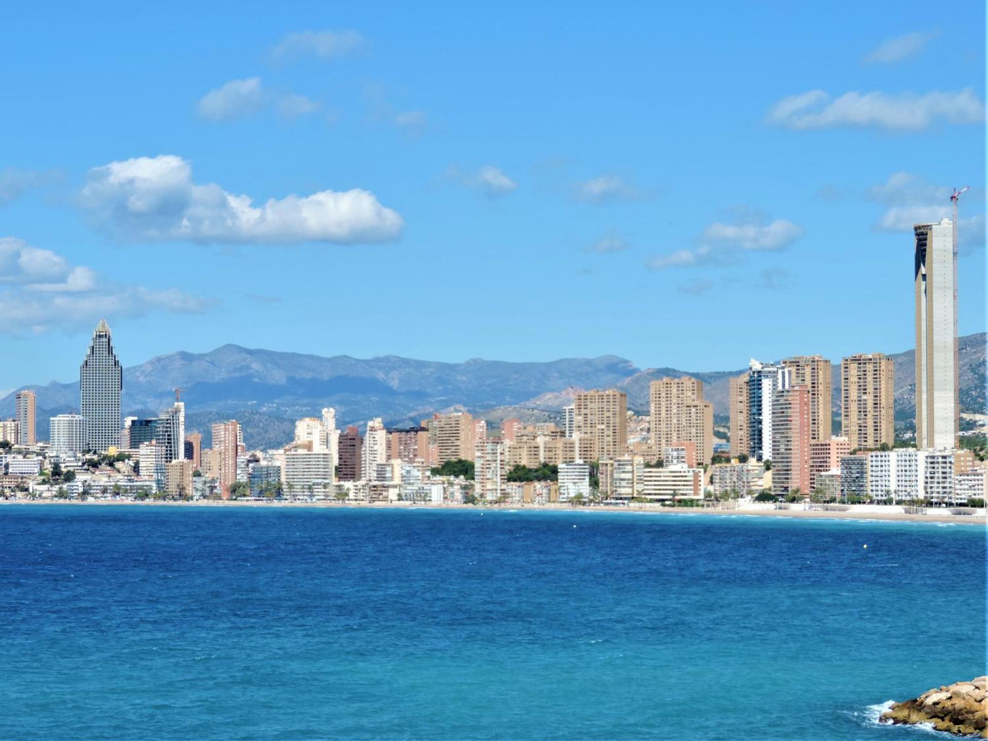 Sunset Waves by Apturist