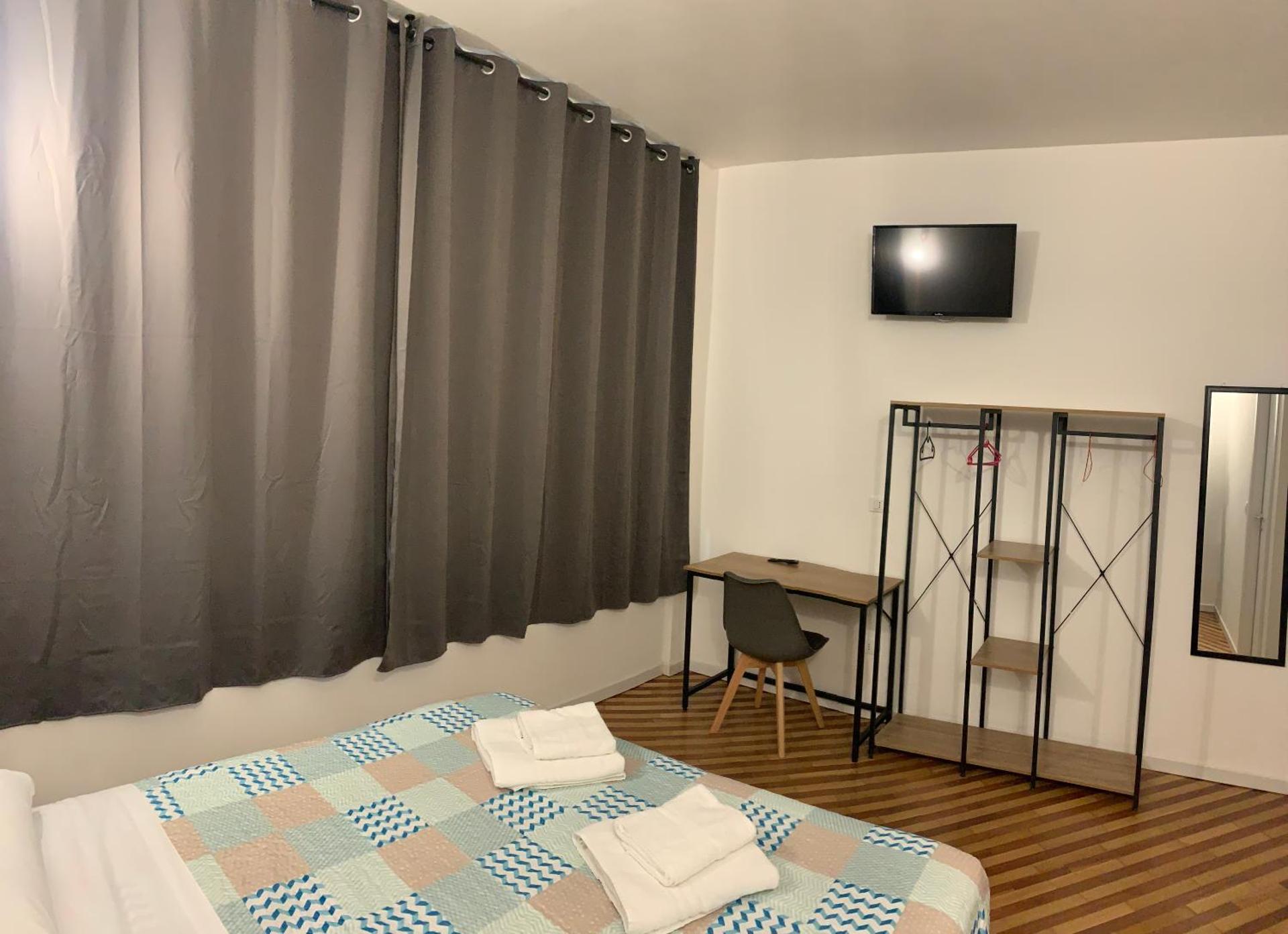 GALLERIA DEL TORO 3 rooms