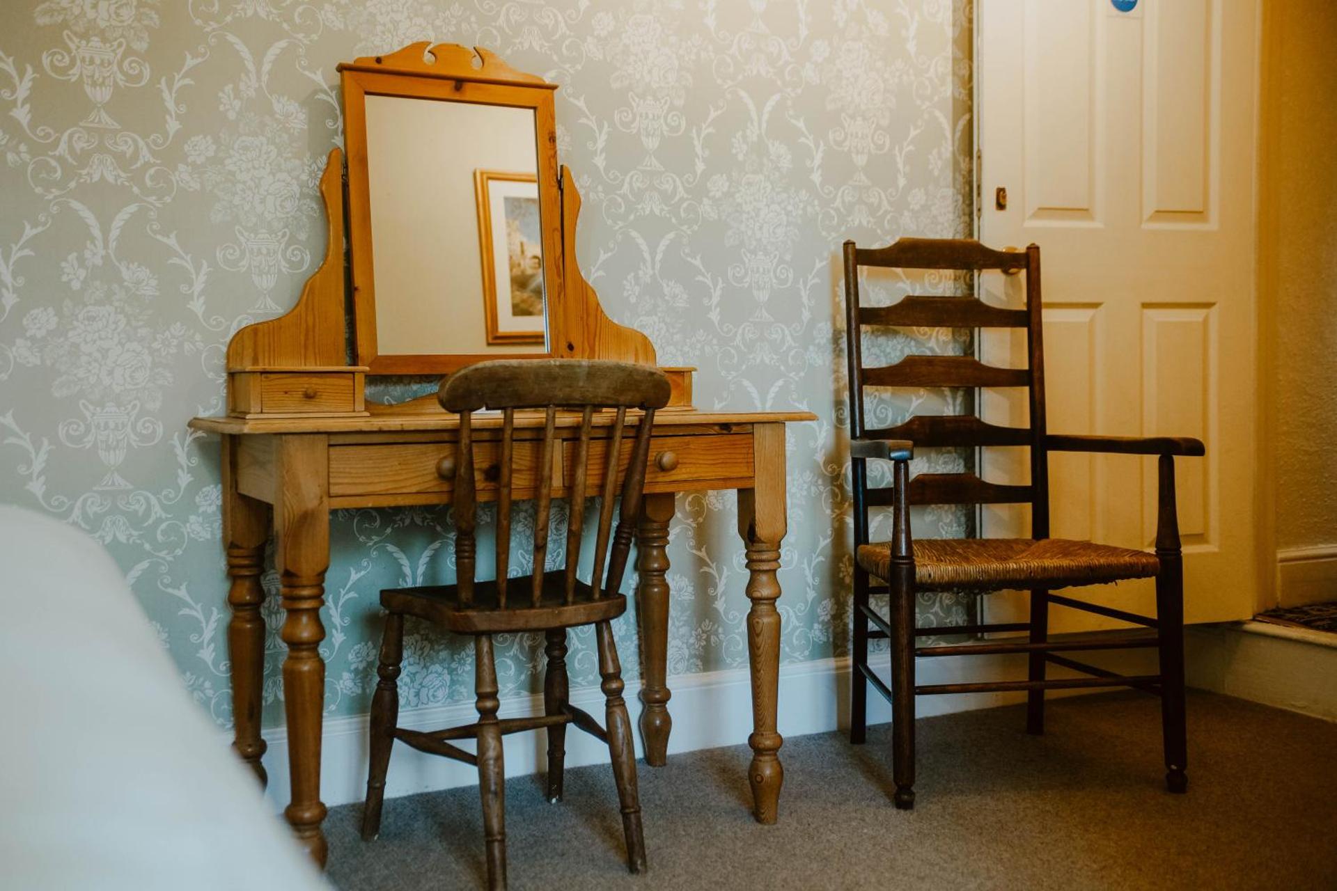 Family Room (5 Adults)