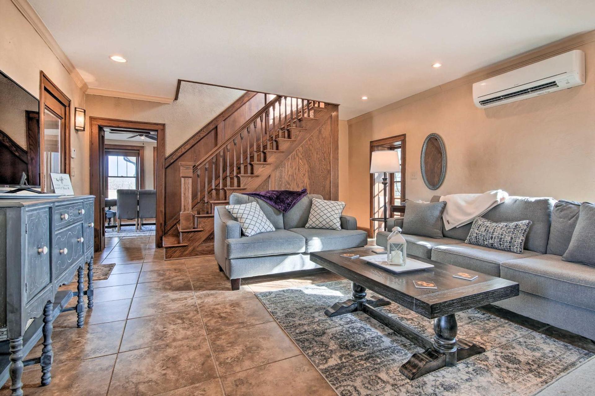 Pet-Friendly Home Grill and Fire Pit in Manhattan