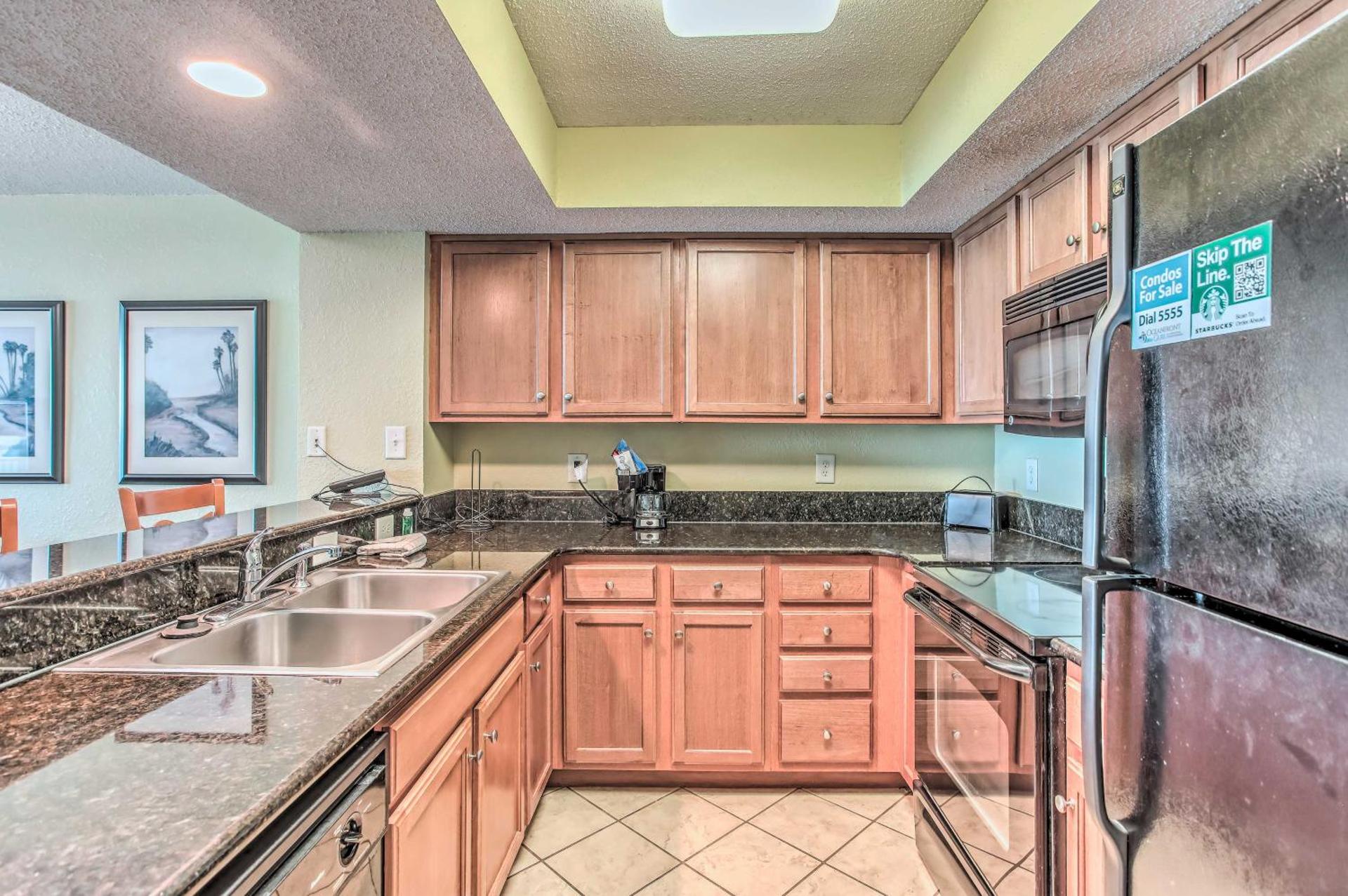 Beachfront Condo in Myrtle Beach with Pool Access