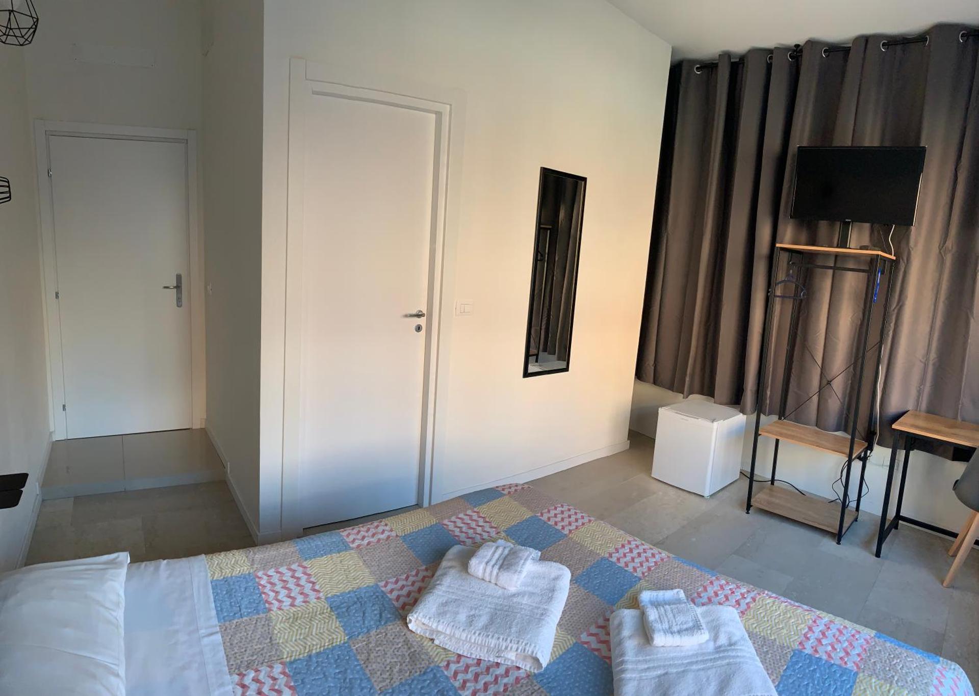 GALLERIA DEL TORO 3 rooms