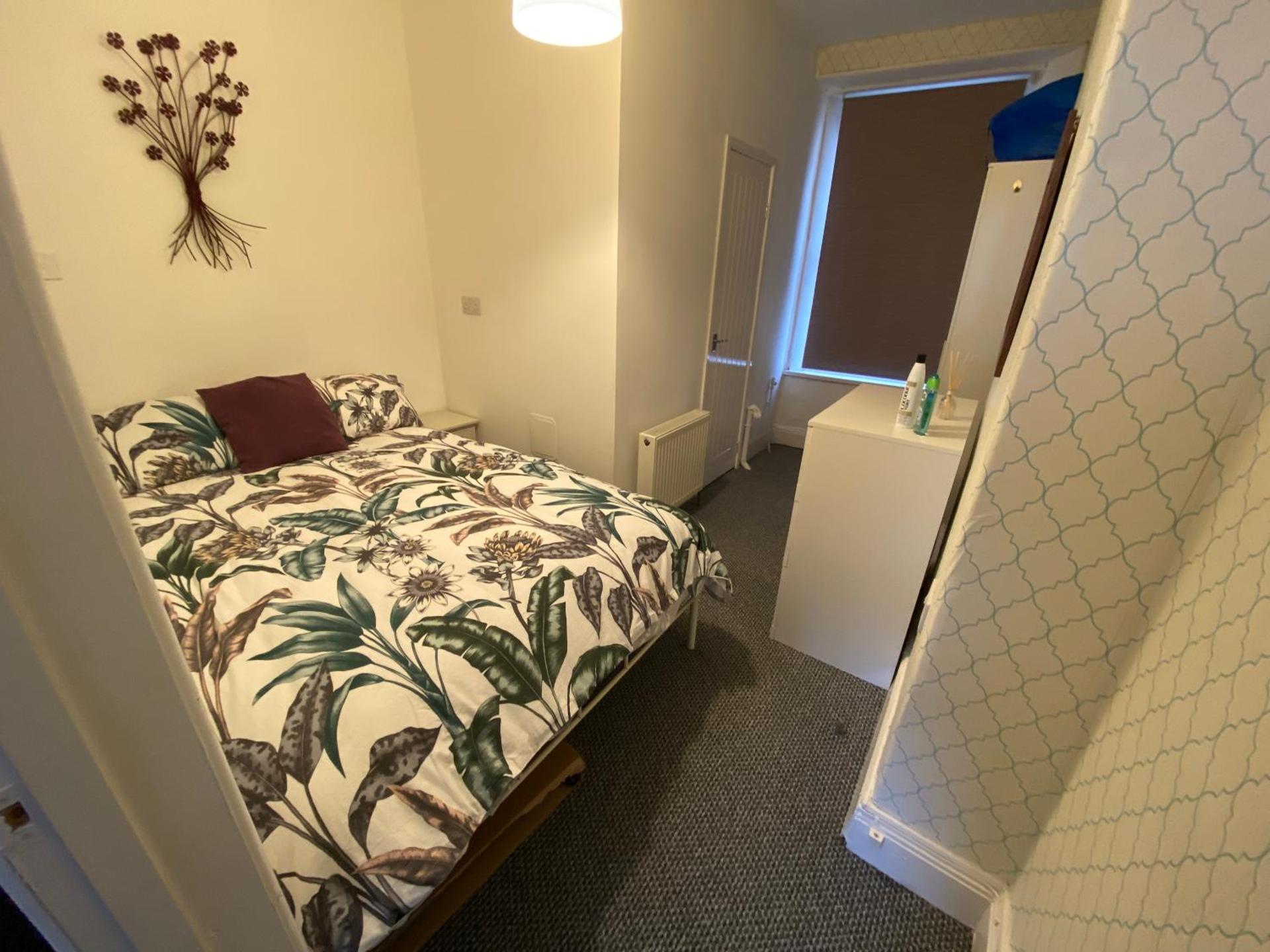 The Walnut Suite lovely one bedroom flat in Stoke.